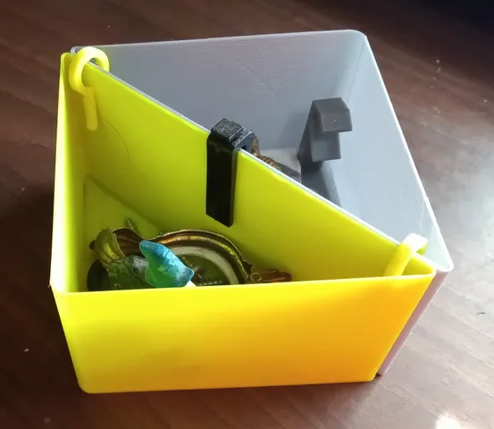 Triangle box
