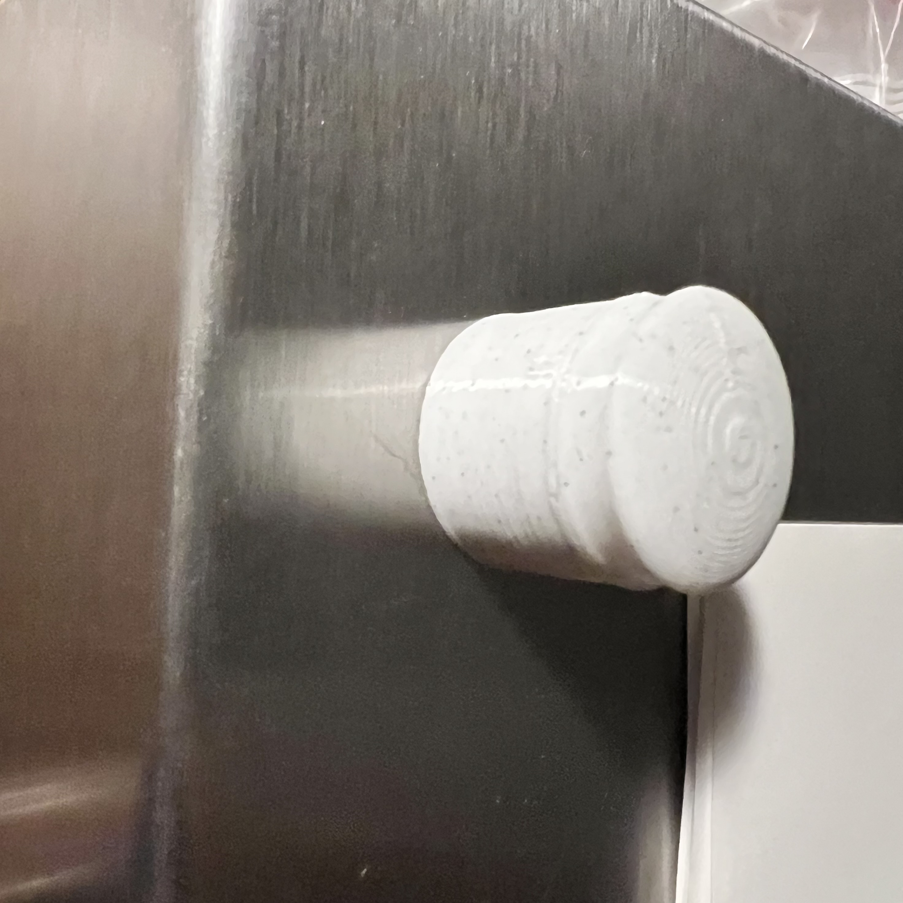 Small Round Box and Lid Magnet Holder