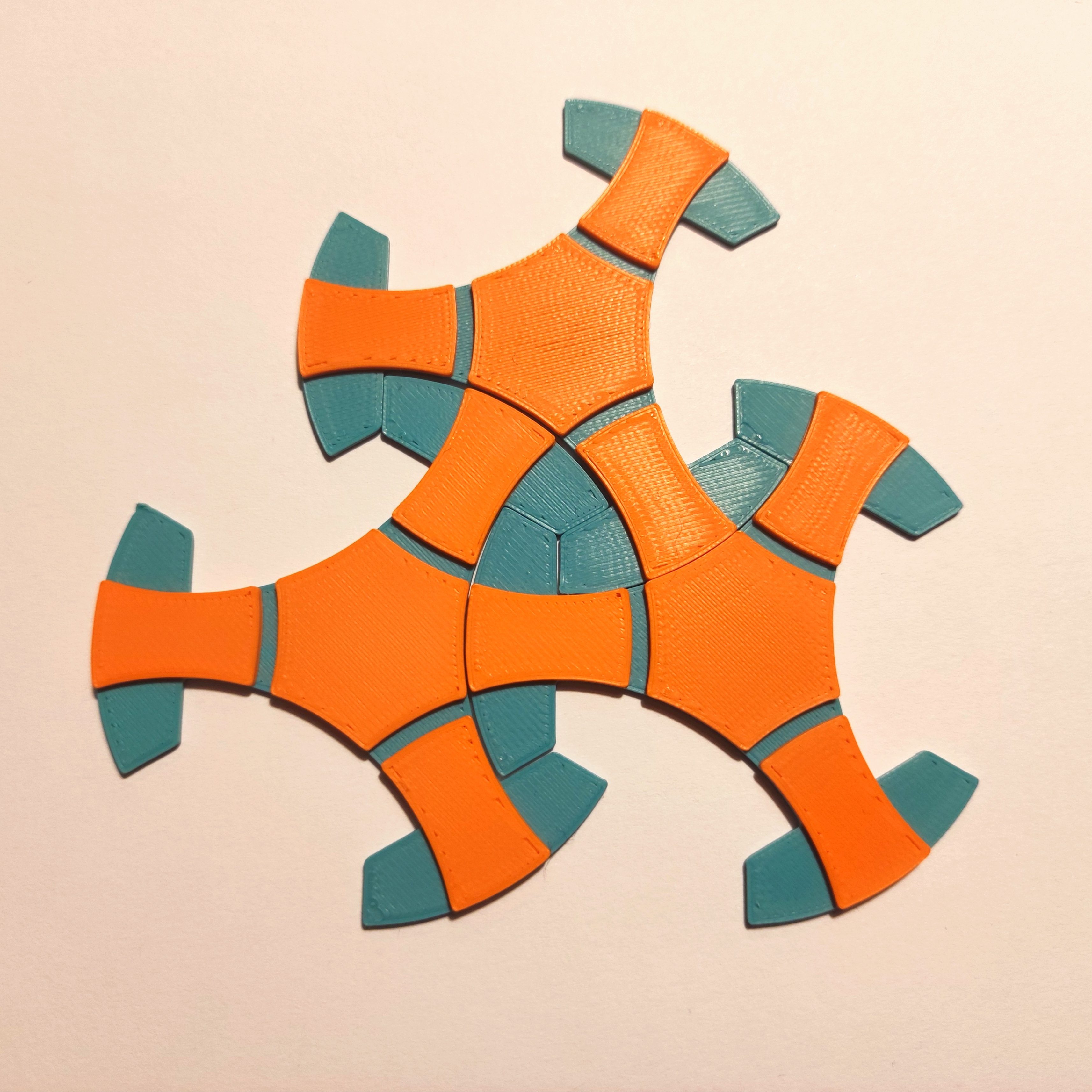 Miniatura 3 do modelo 3D Interlocking Multicolor Tessellating Tiles
