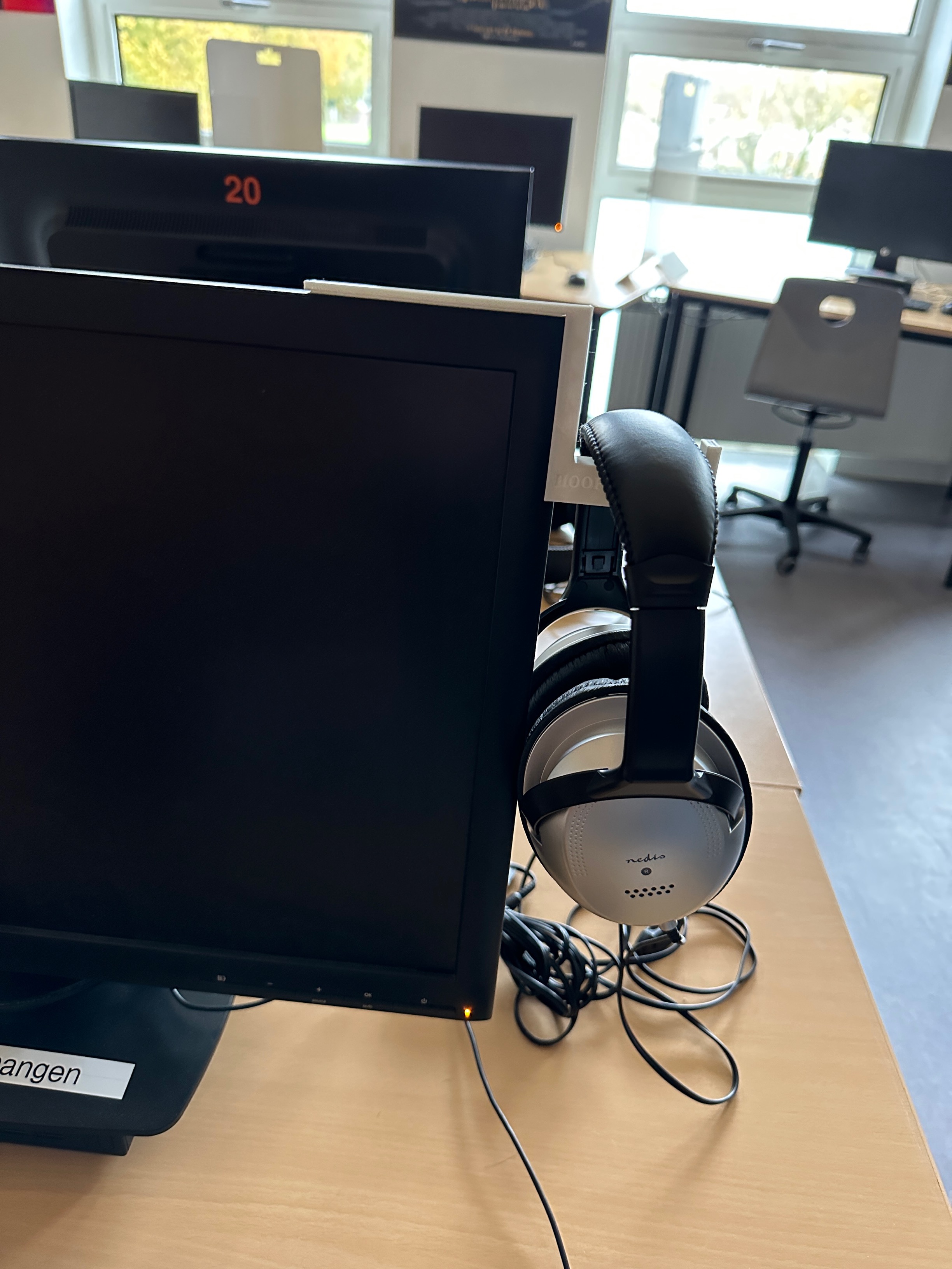 headphone mount on monitor by Bram Download free STL model