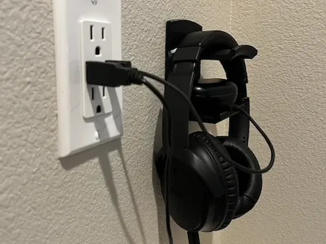 Headphone Holder - Wall Mount