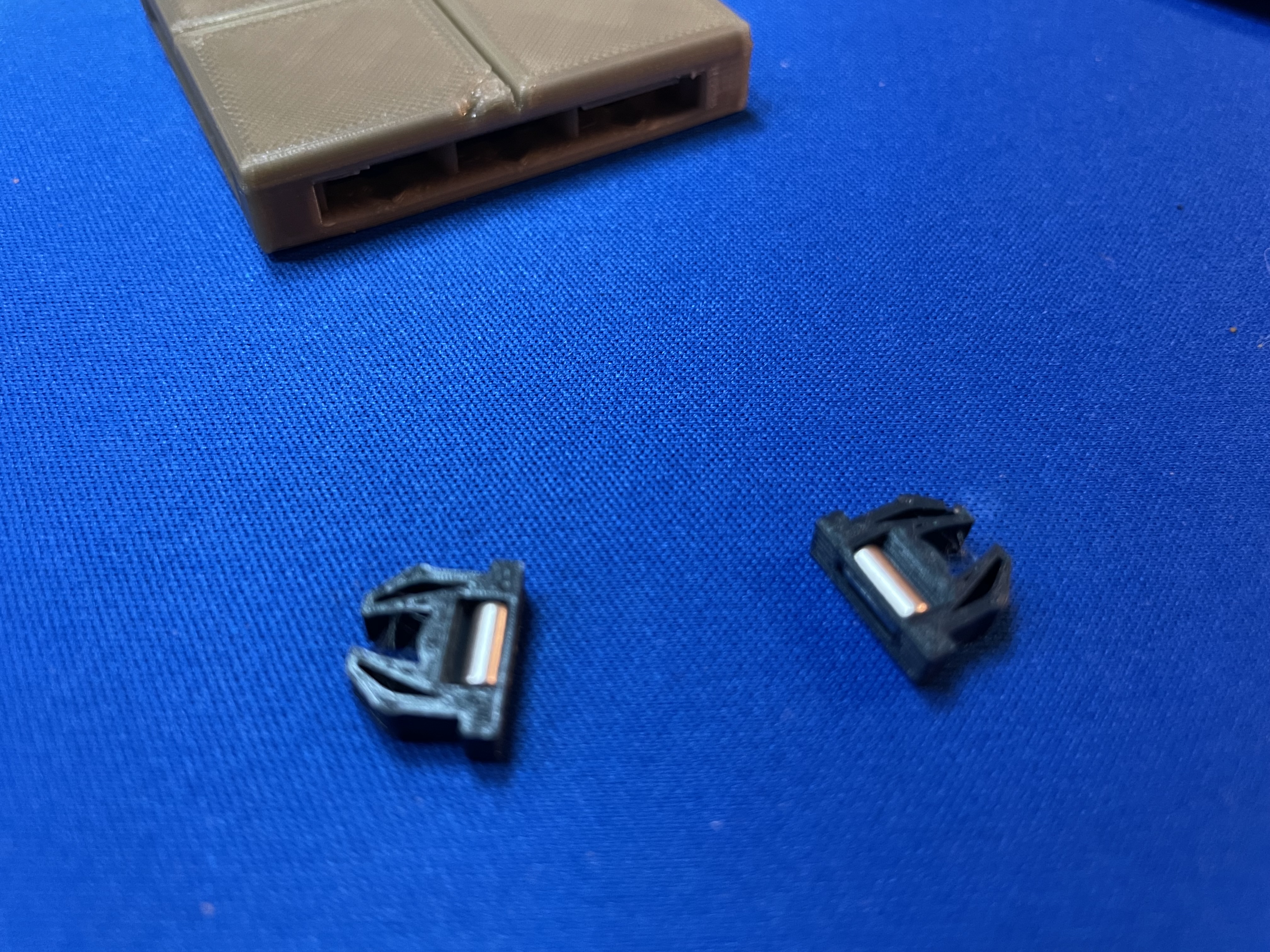 OpenLOCK Springy Single 3x6mm Barrel Magnet Clip