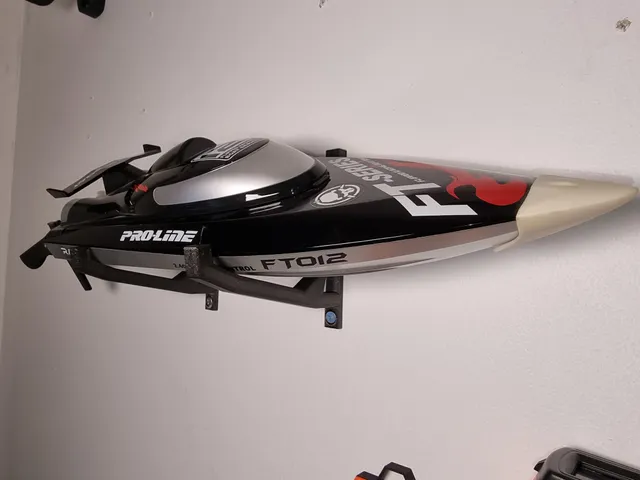 Wall mounted shelf for RC boat