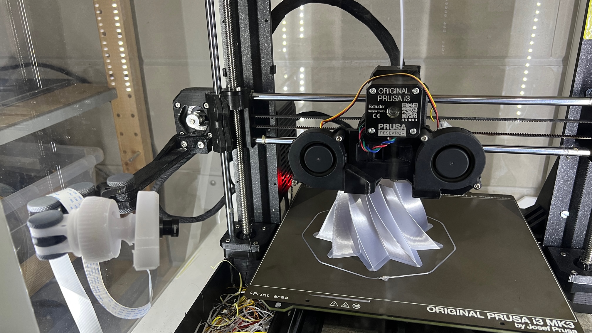 Slim Articulated Camera Arm