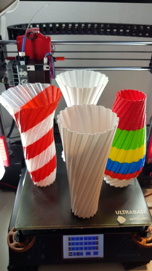 Miniatura 2 do modelo 3D Simple vases