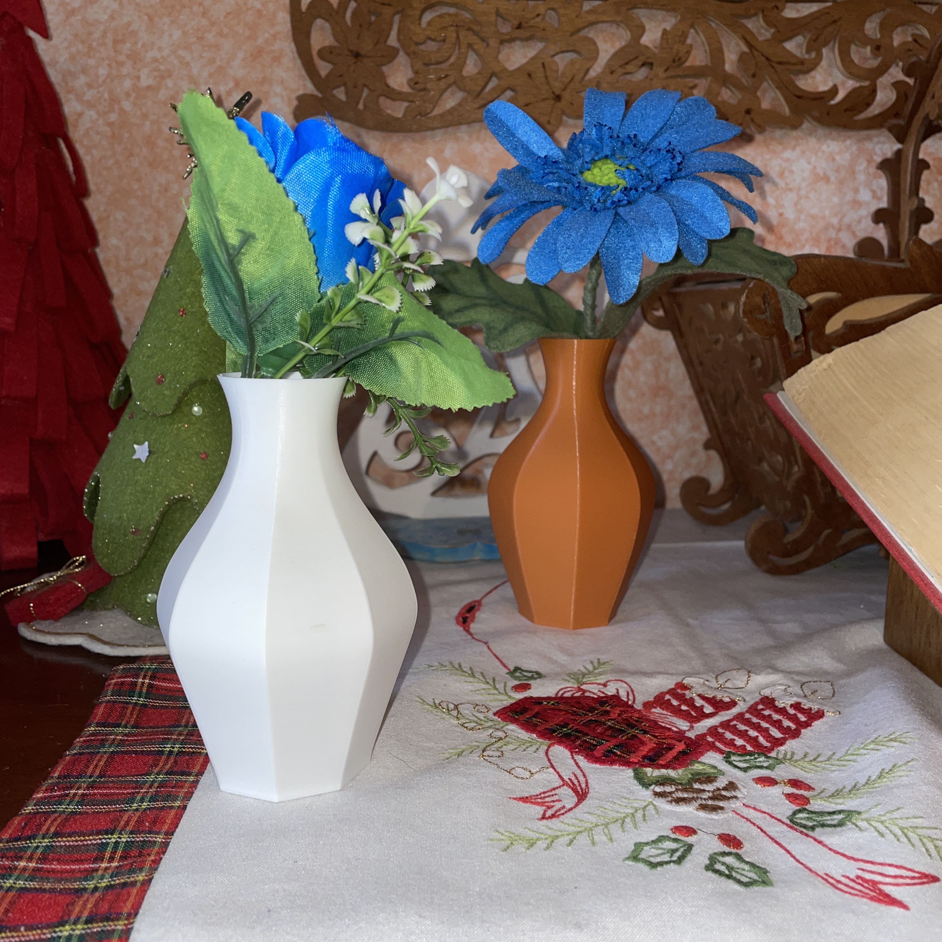 Vaso minimale con base ottagonale