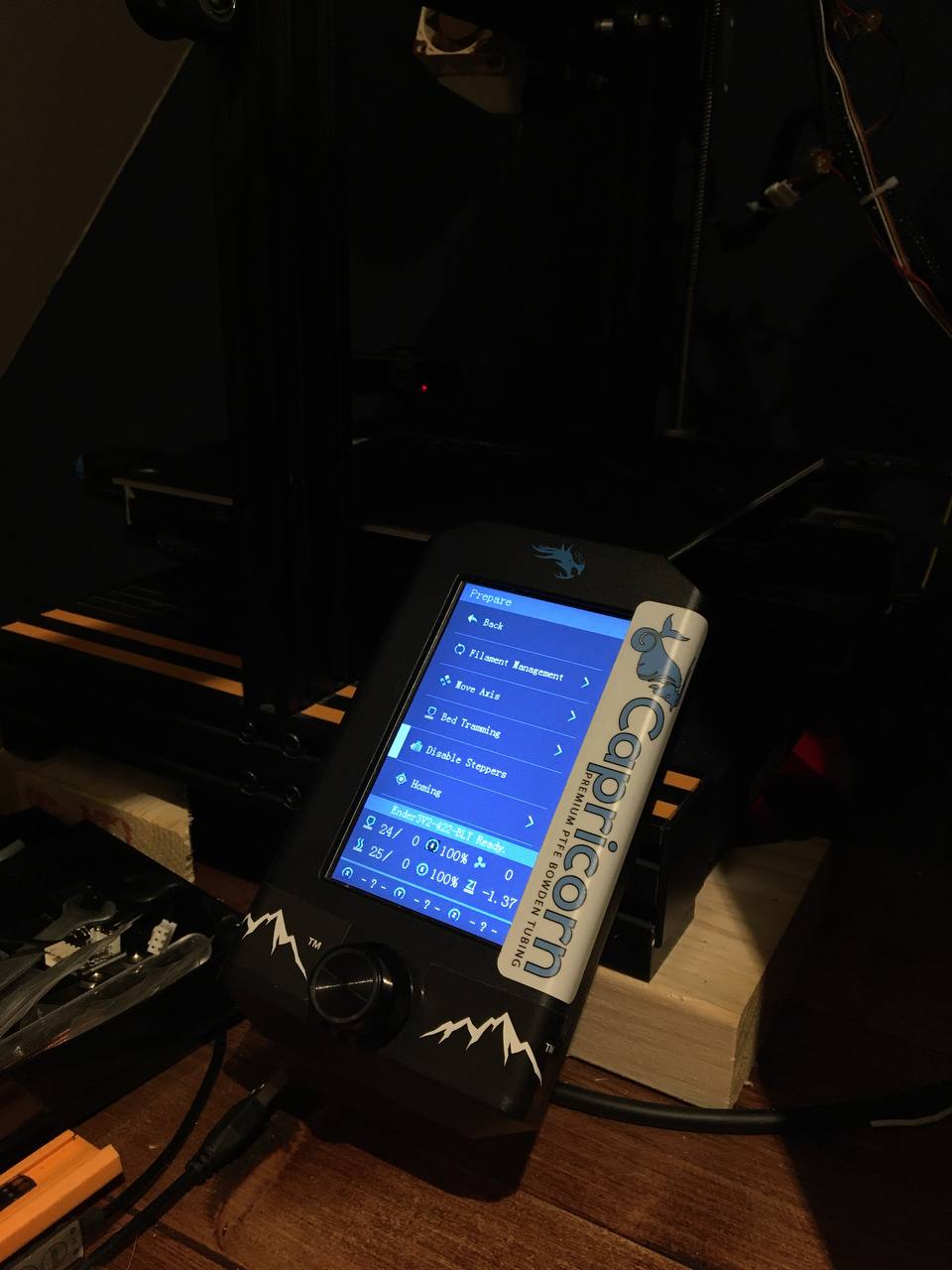 Sidemount for Ender 3 V2 Lcd Screen | Only works with elevated printer