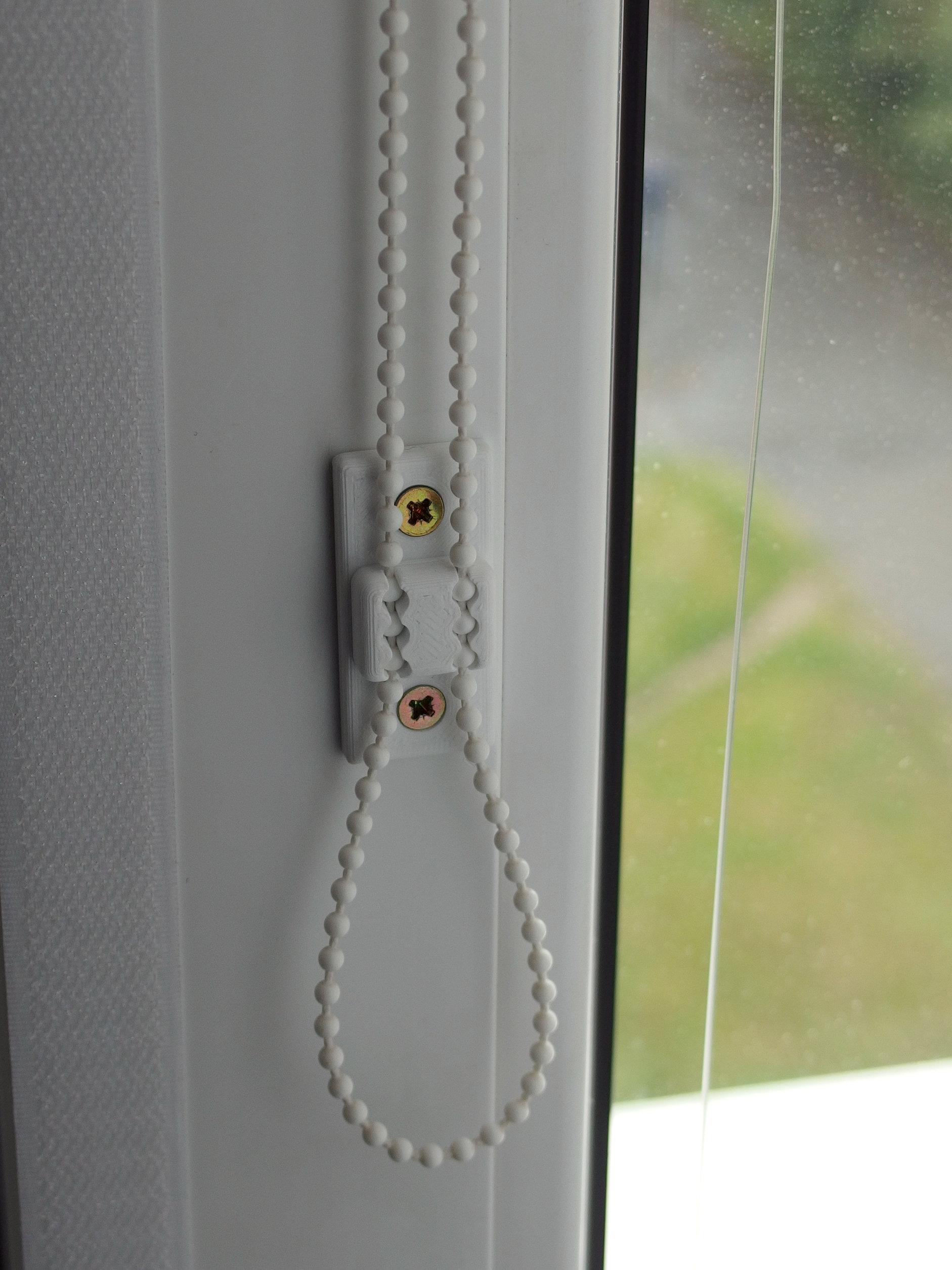 Window blind chain holder by Johny5
