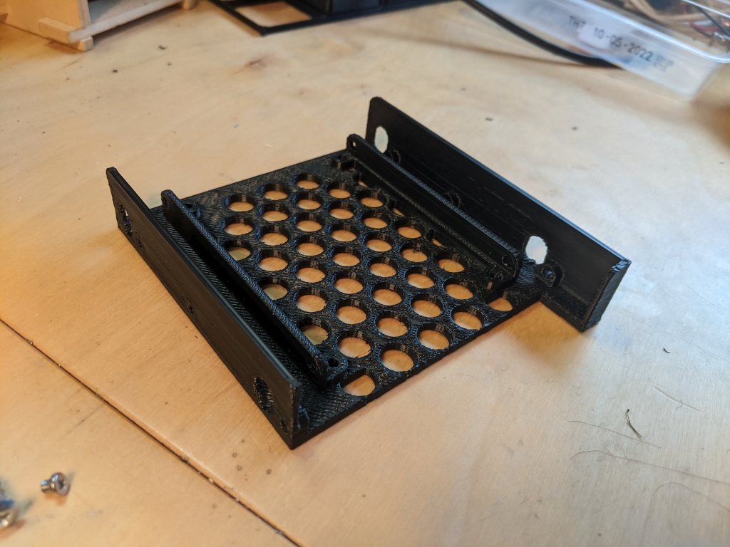 2.5 inch to 3.5 inch disk tray