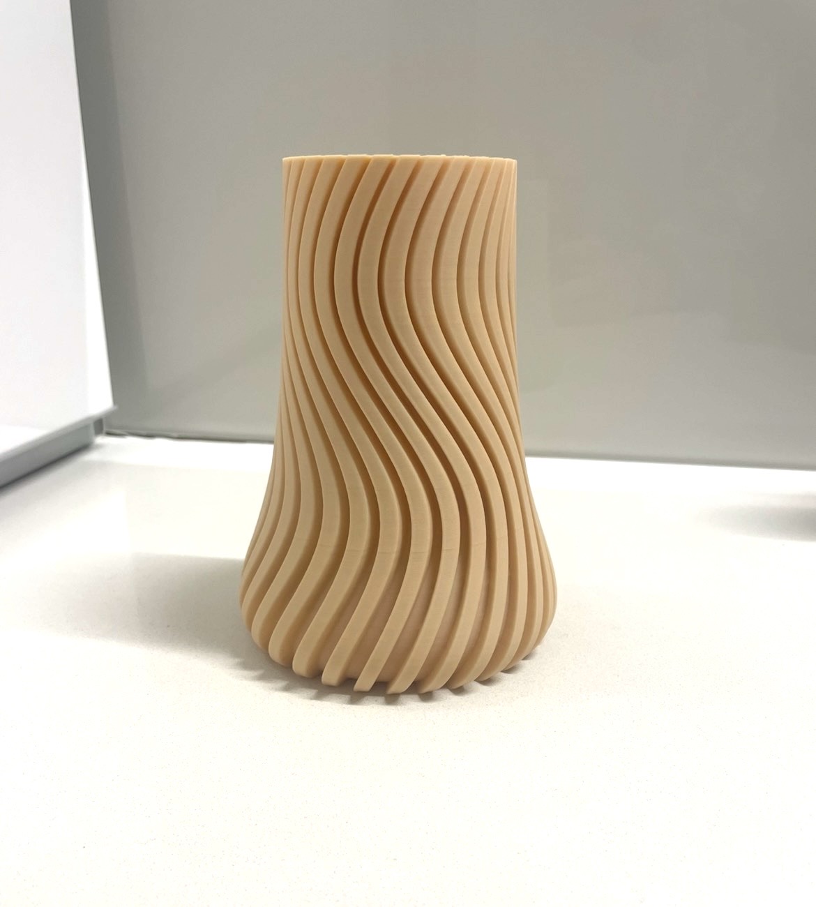 Miniatura 4 do modelo 3D Modern Vase