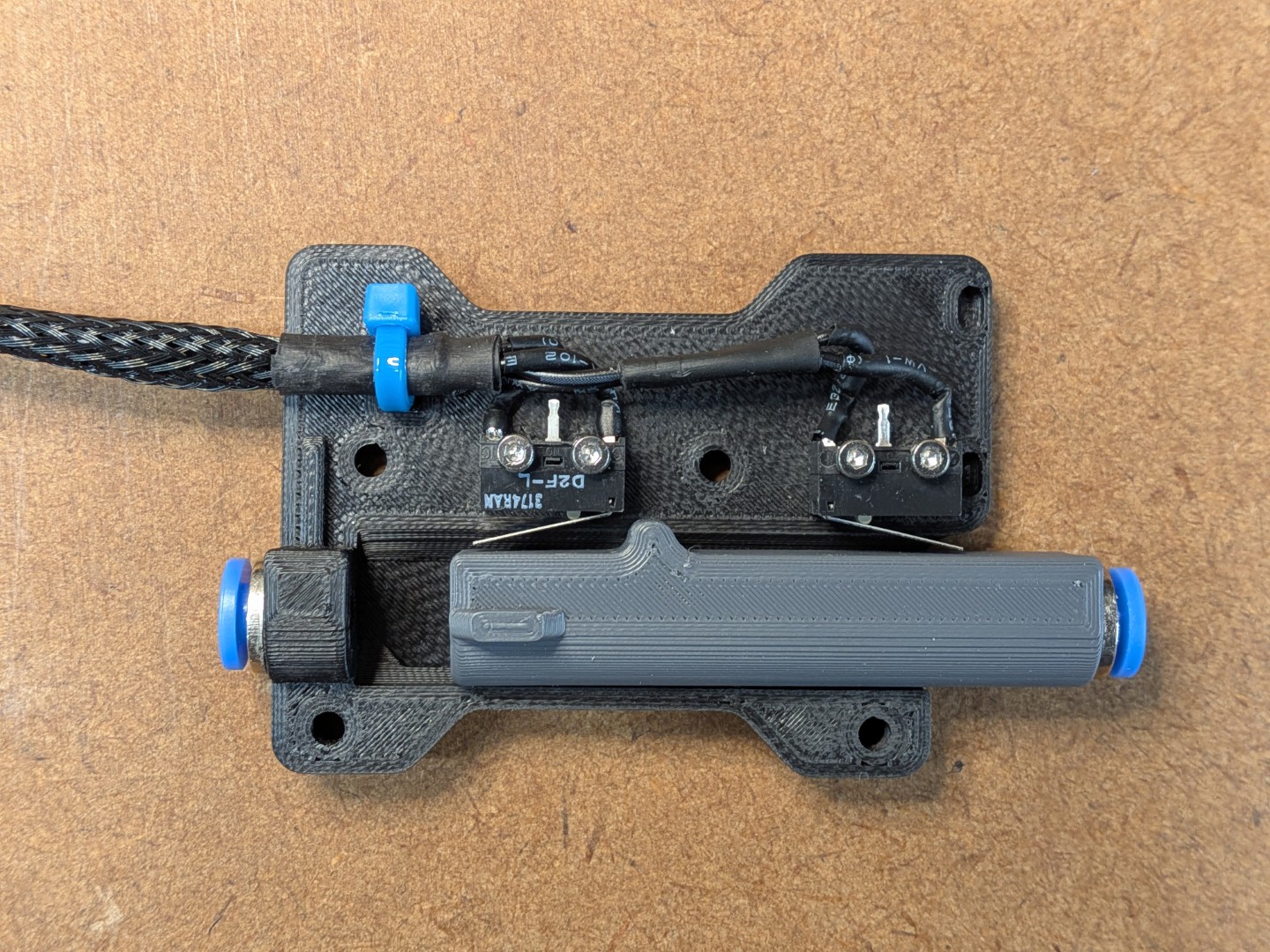 Miniatura 5 do modelo 3D TurtleNeck PLUS - Magnetic Mount and Cable Cover (for BoxTurtle)