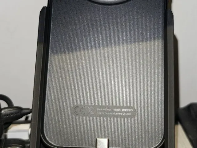 Xiaomi 17 Ultra Charging stand
