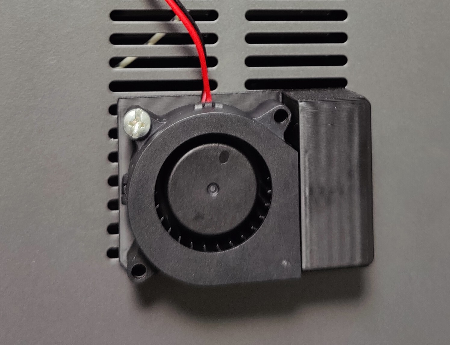 Radial 4020 90 Degree Shroud Mount