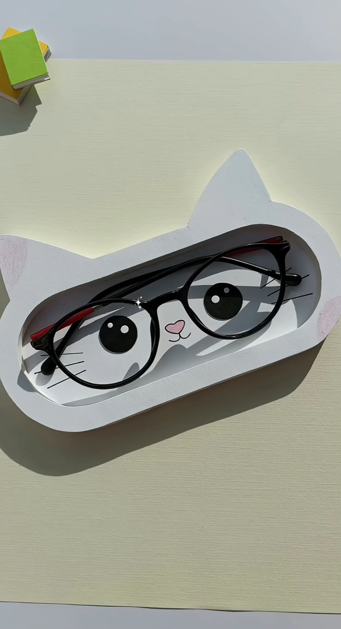 Cute Cat Face Eyeglass Holder