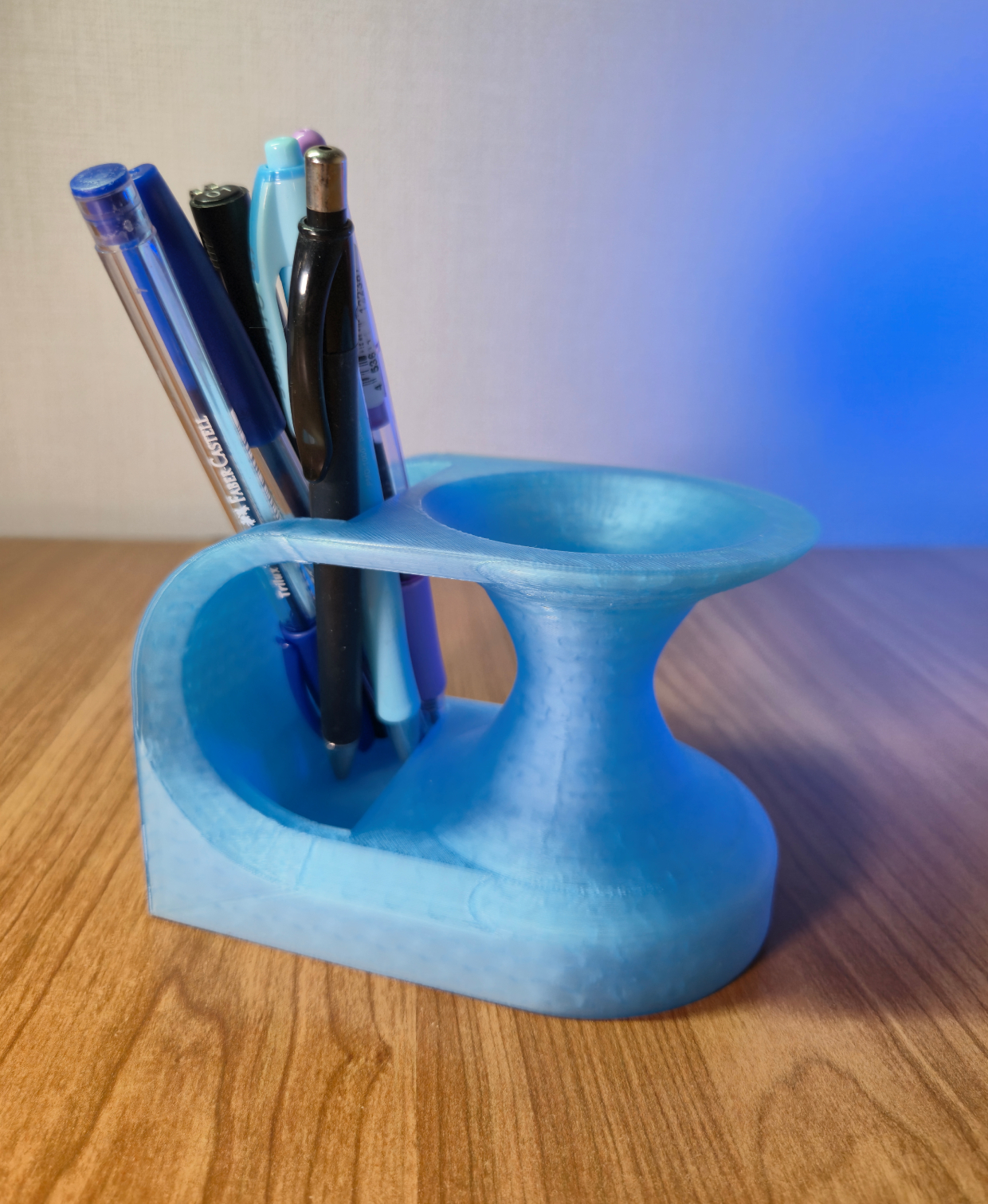 Wormhole Desk Pen Organizer
