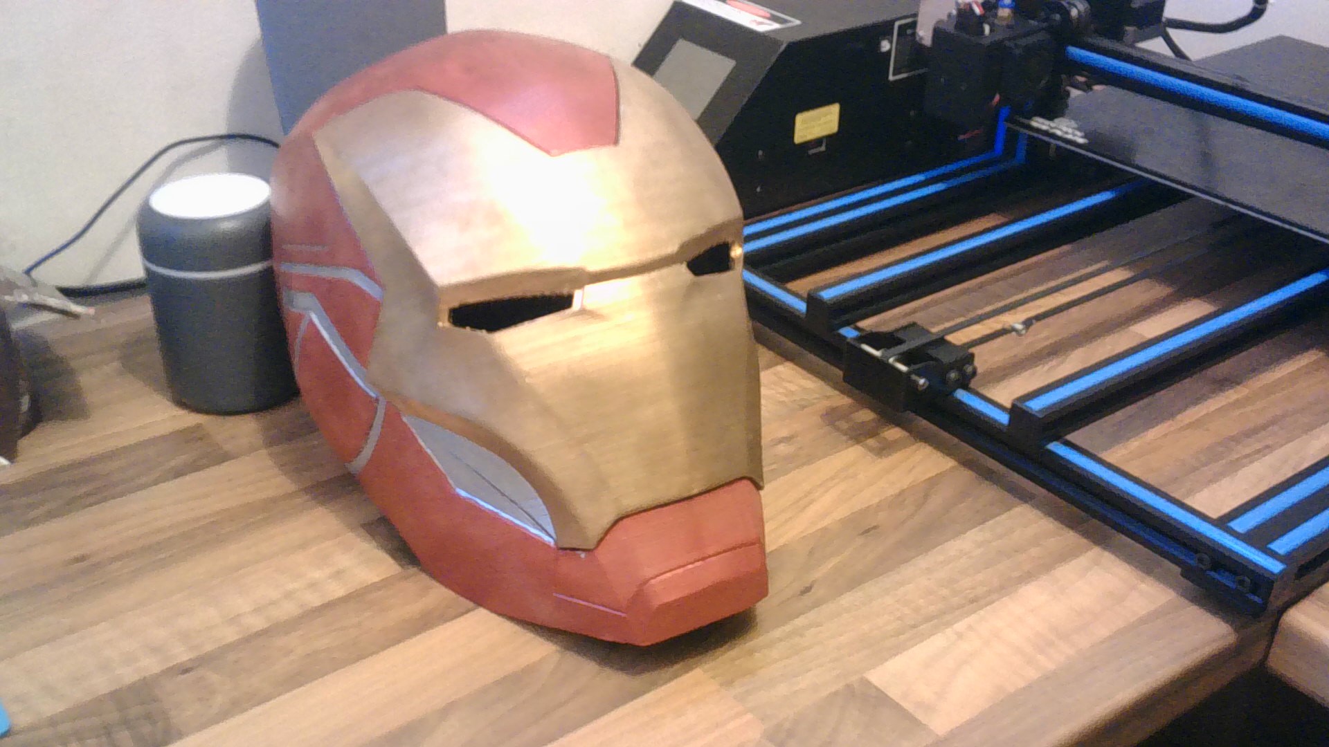 IRON MAN
