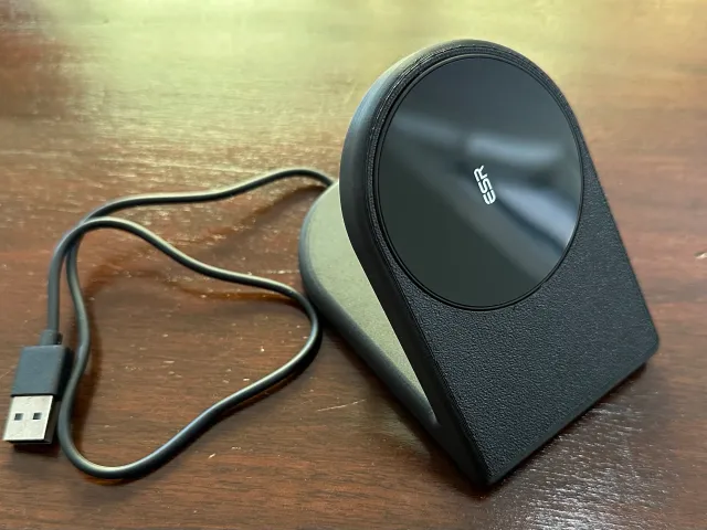 ESR HaloLock/MagSafe Stand