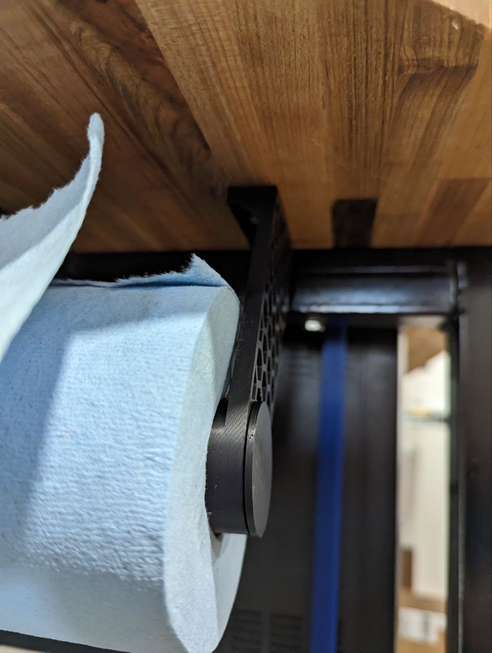 Stronger hex paper towel holder