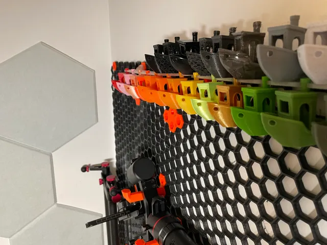 Benchy Display for Honeycomb Storage Wall (HSW)