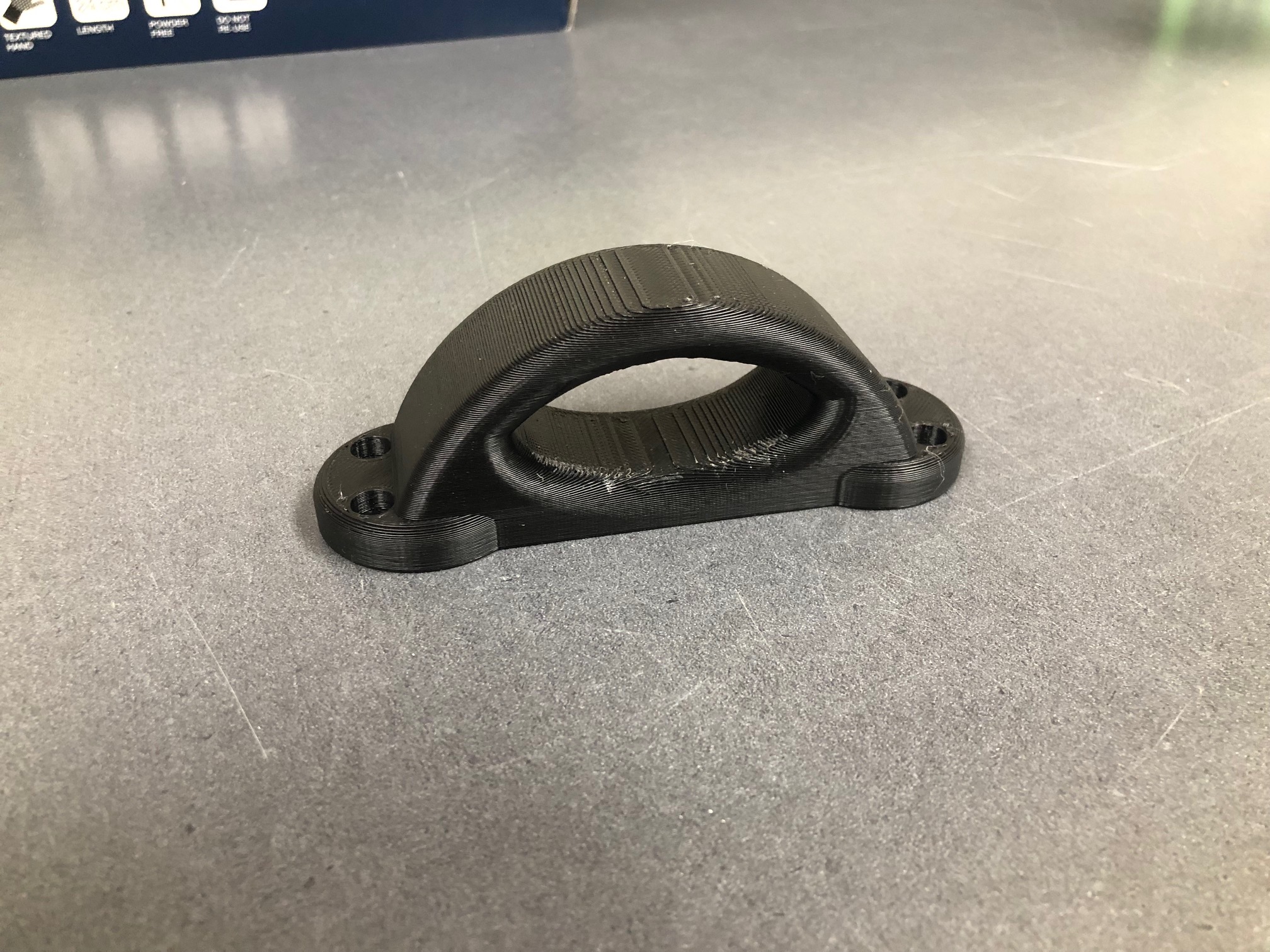 small handle 36mm wide 116mm long and 40mm tall.