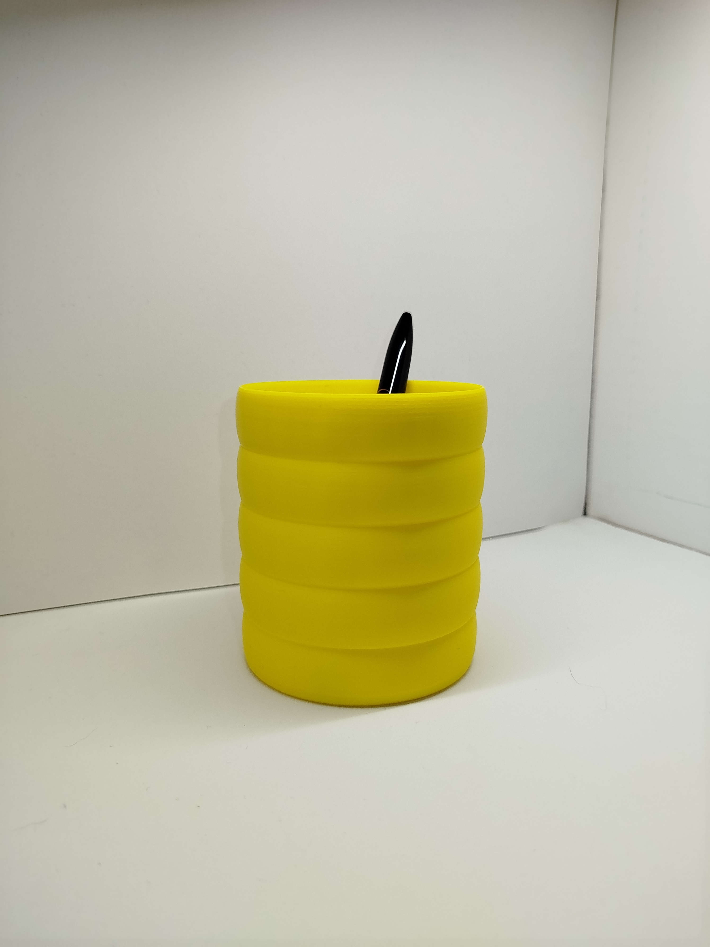ring shaped jar