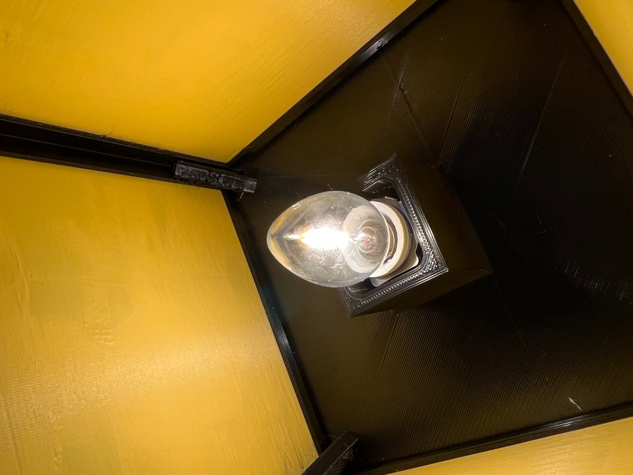 Lithophane Light Photo Box with AC plug and C7 LED bulb by QuadView