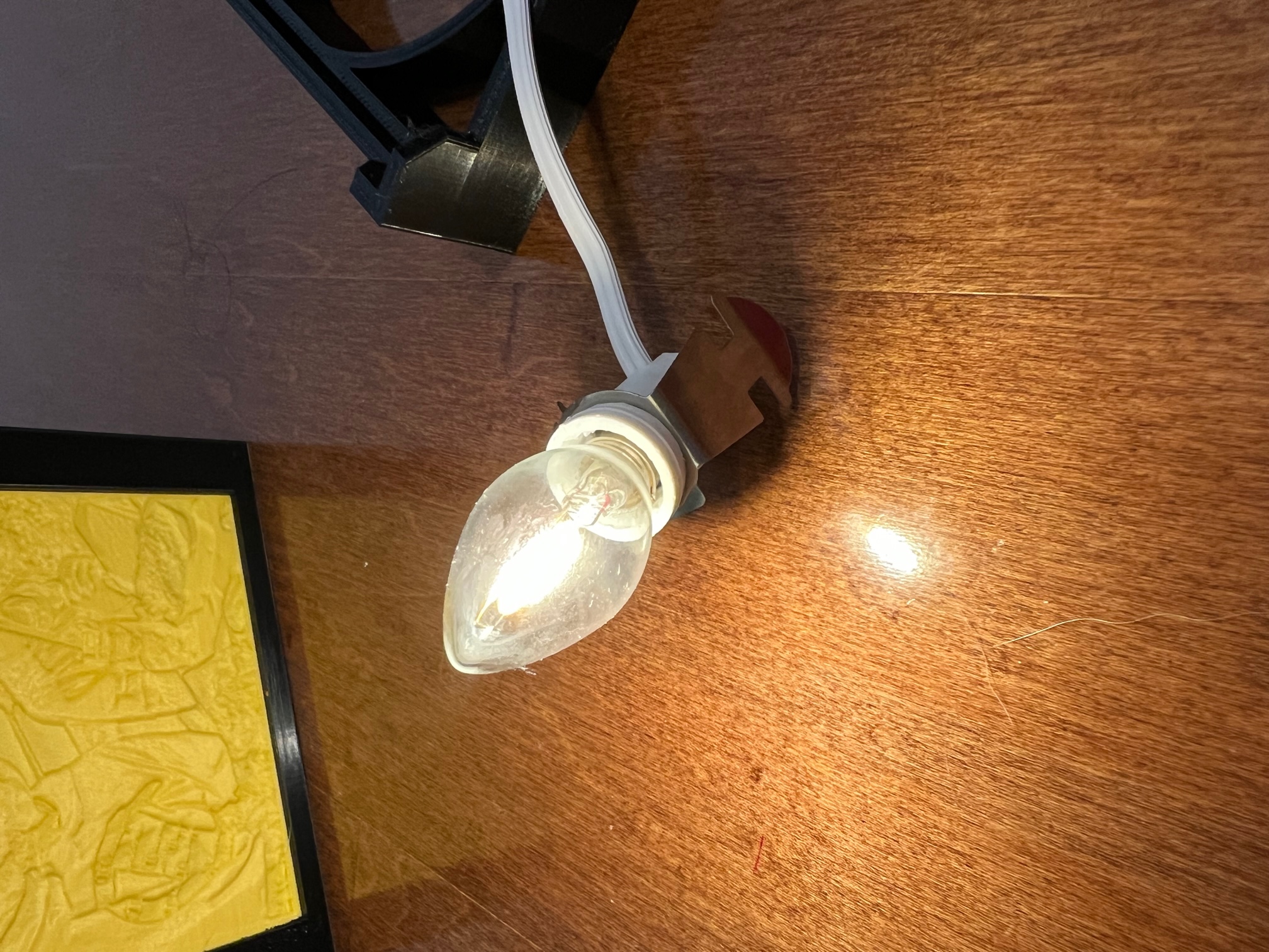 Lithophane Light Photo Box with AC plug and C7 LED bulb by QuadView