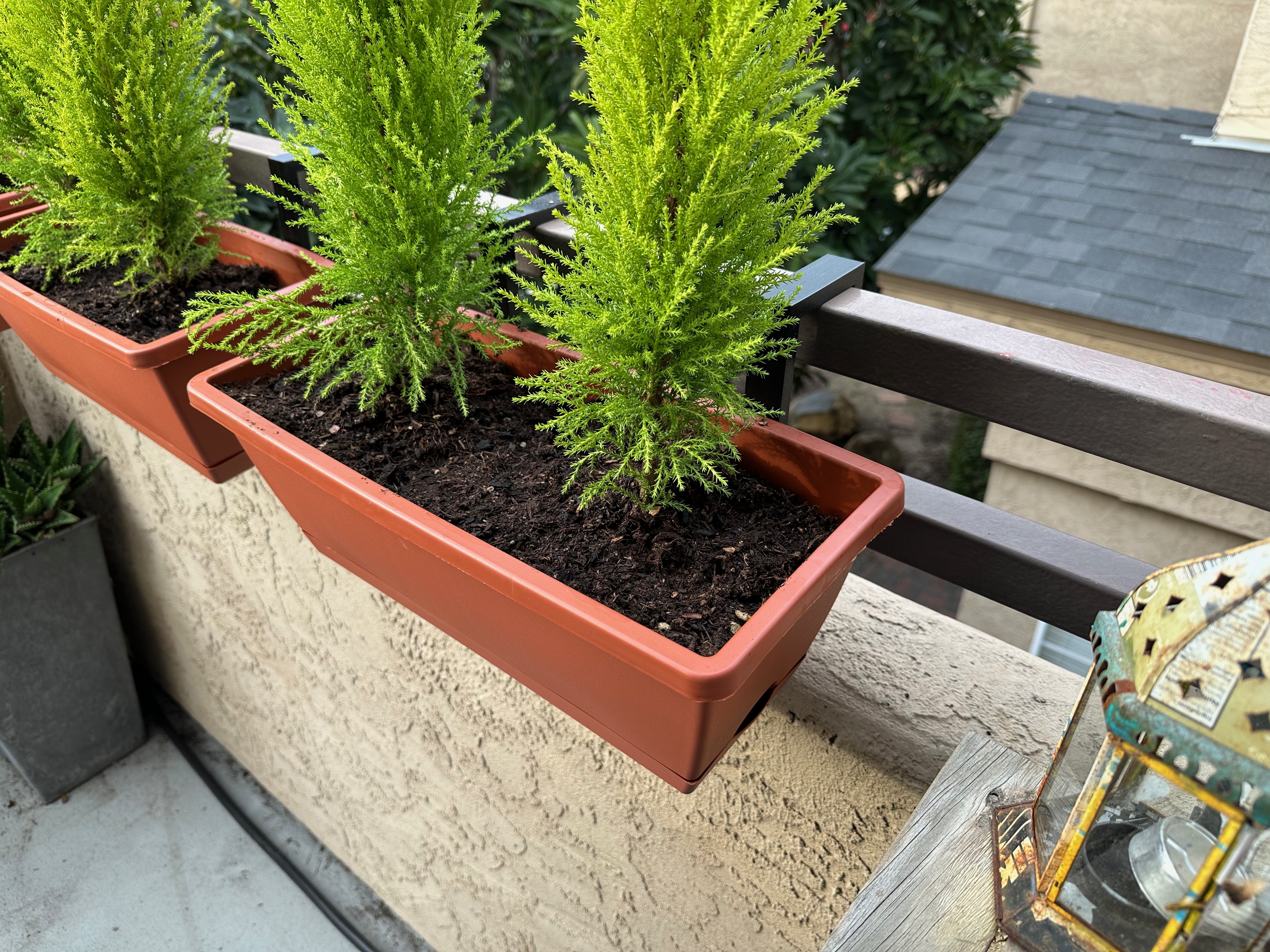 Balcony Rail Mounting Bracket for Wide Plant Pot