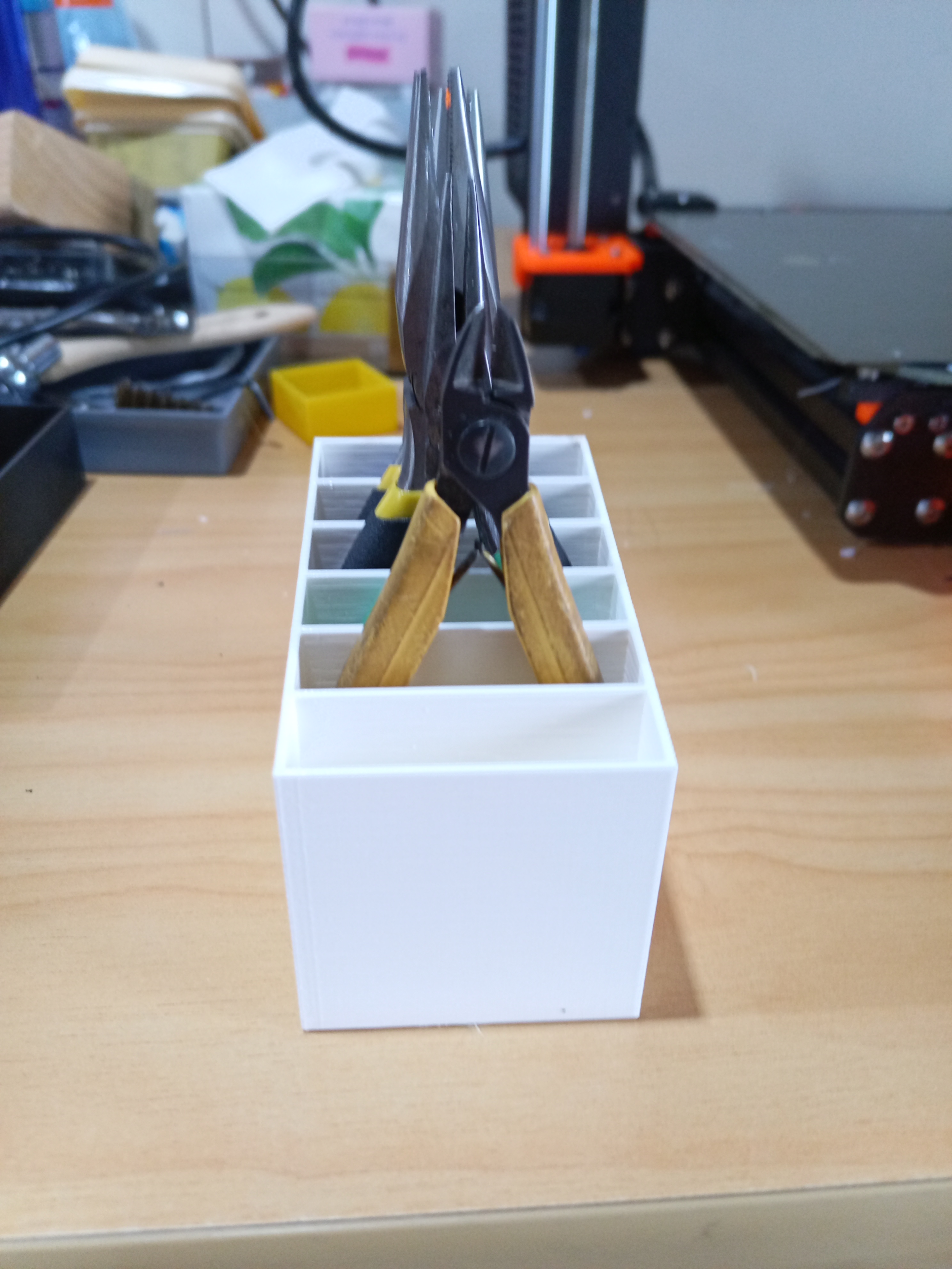 Desktop pliers holder by Aidan Homewood Download free STL model