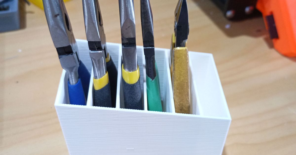 Desktop pliers holder by Aidan Homewood Download free STL model