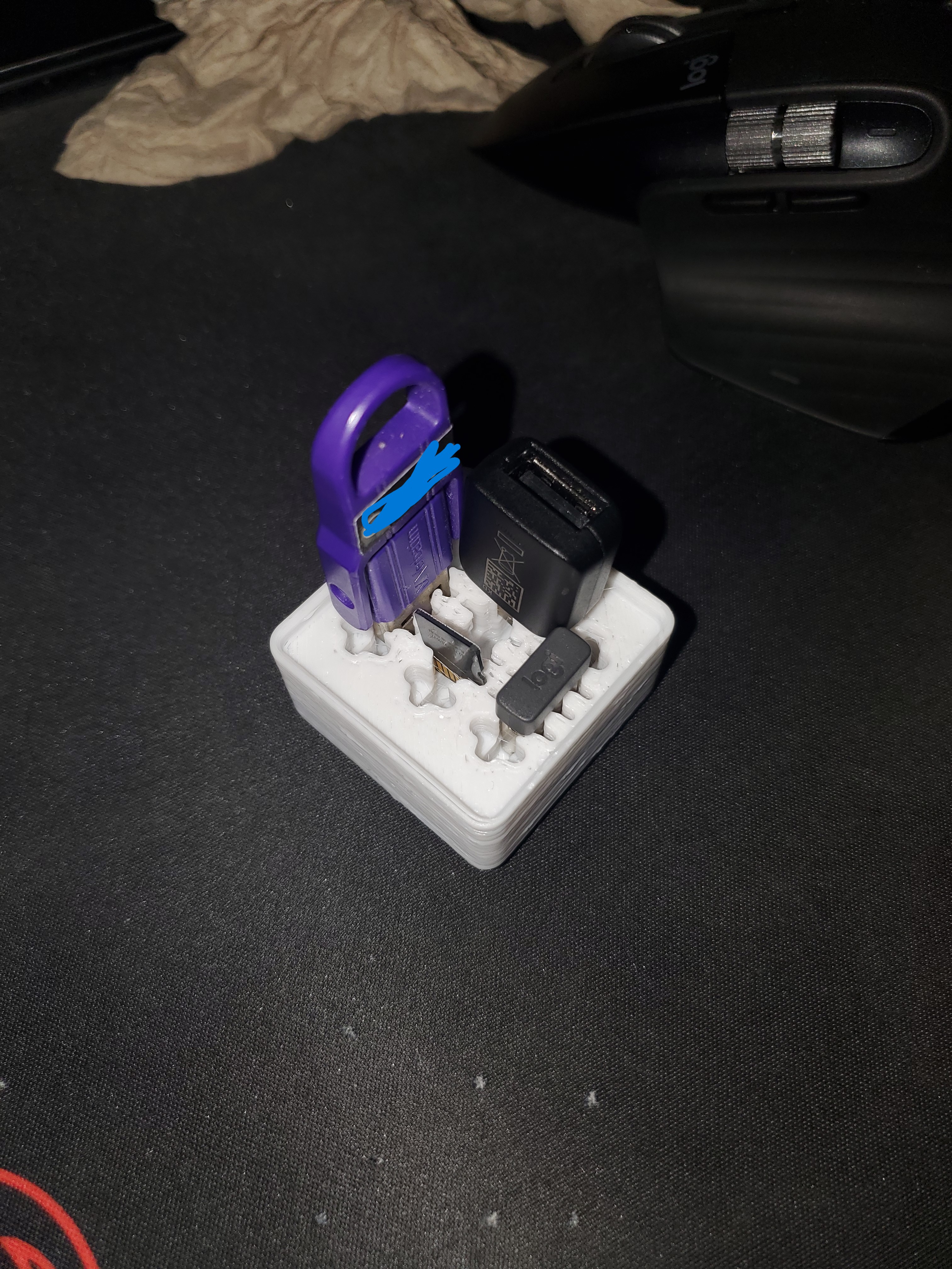 1x1 Gridfinity SD and USB holder