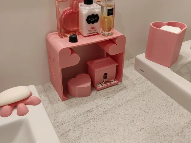 Cosmetique heart rack