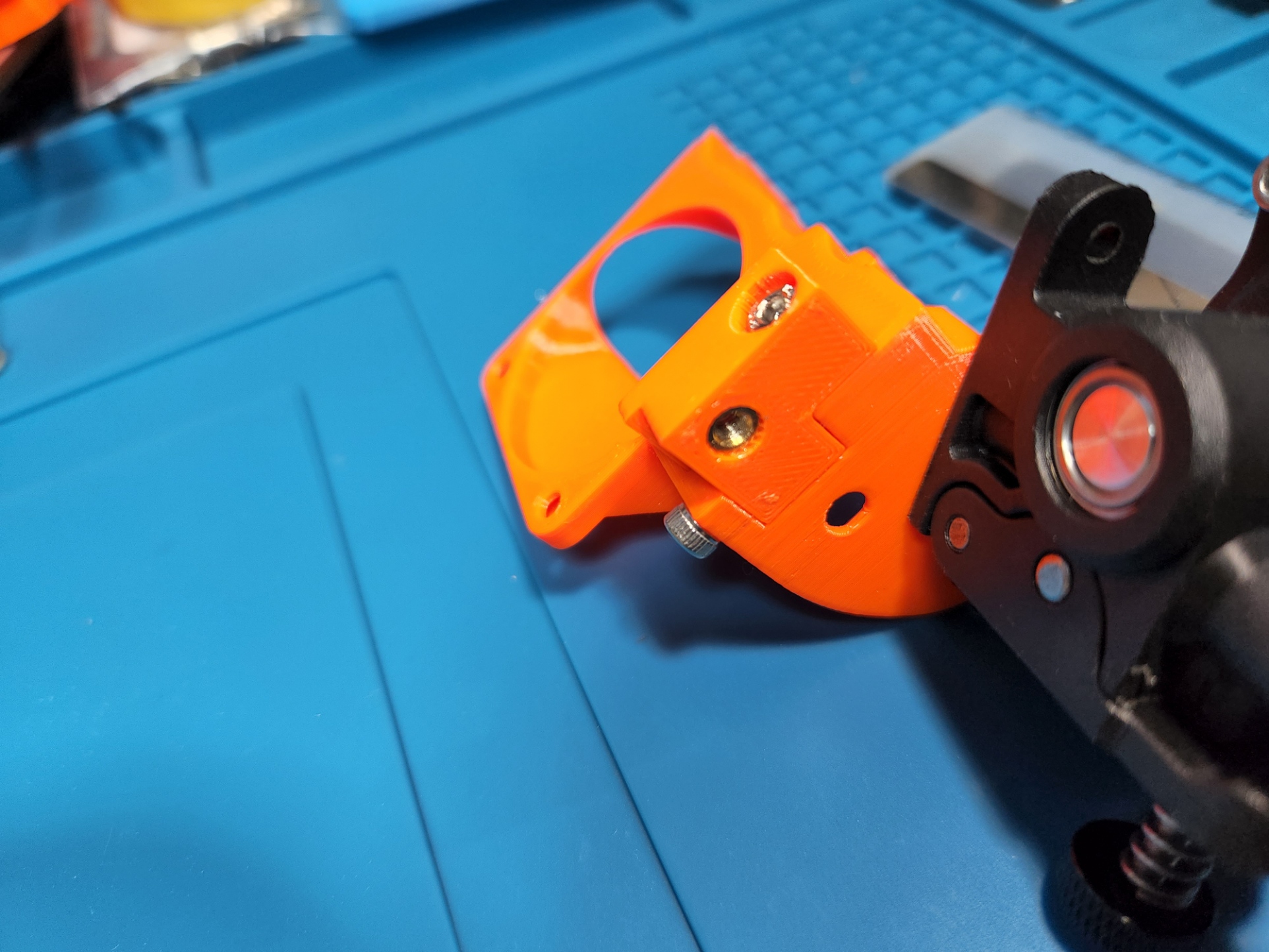 prusamini-directdrive-orbiterextruder1-5-v6mountremix-by-edo-download