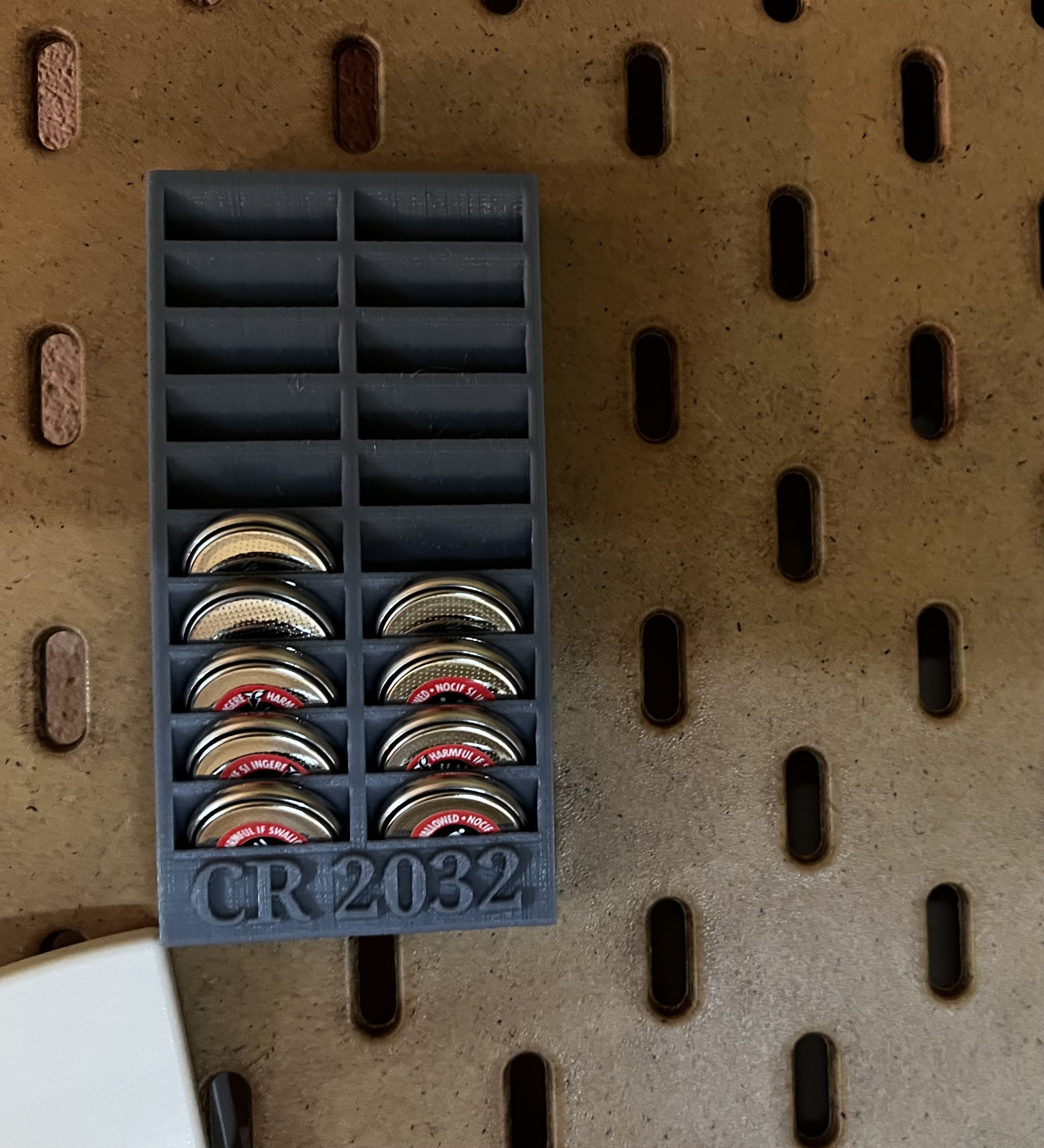 Skadis button cell holder remix