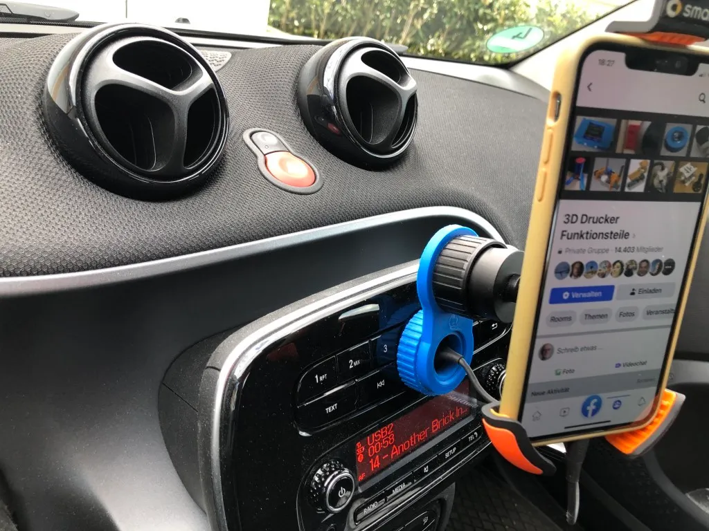 iPhone Phone Holder for Car Brand SMART by Tritschi, Download free STL  model