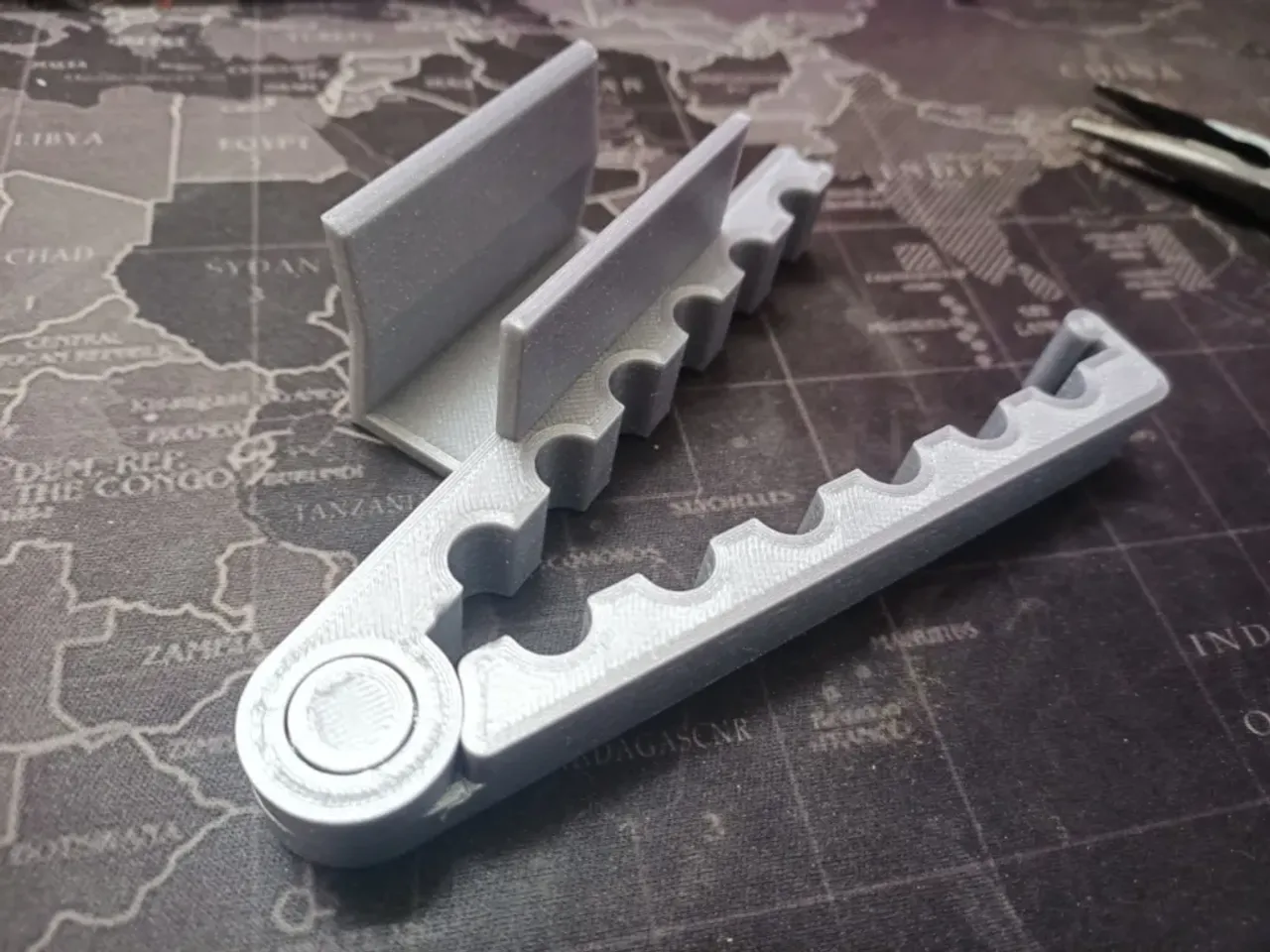 sujeta cables mesa 3D Models to Print - yeggi