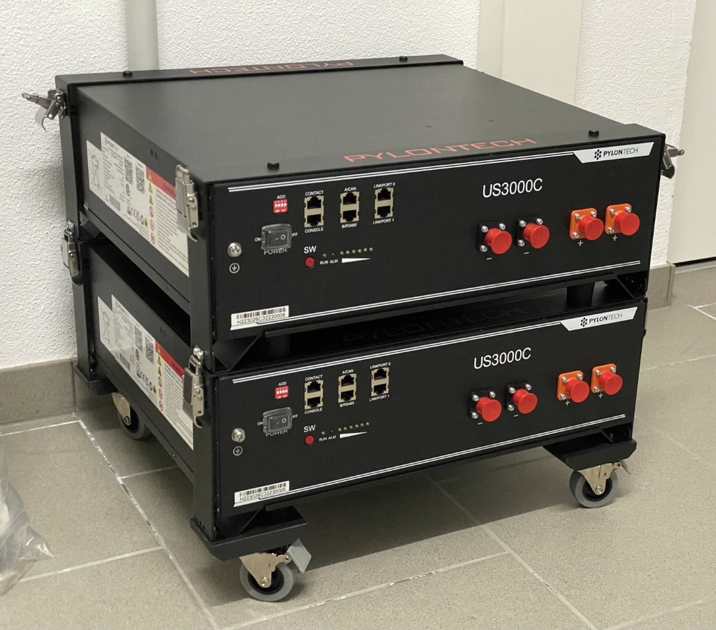 Carrier for Rollers for PylonTech PV Batteries