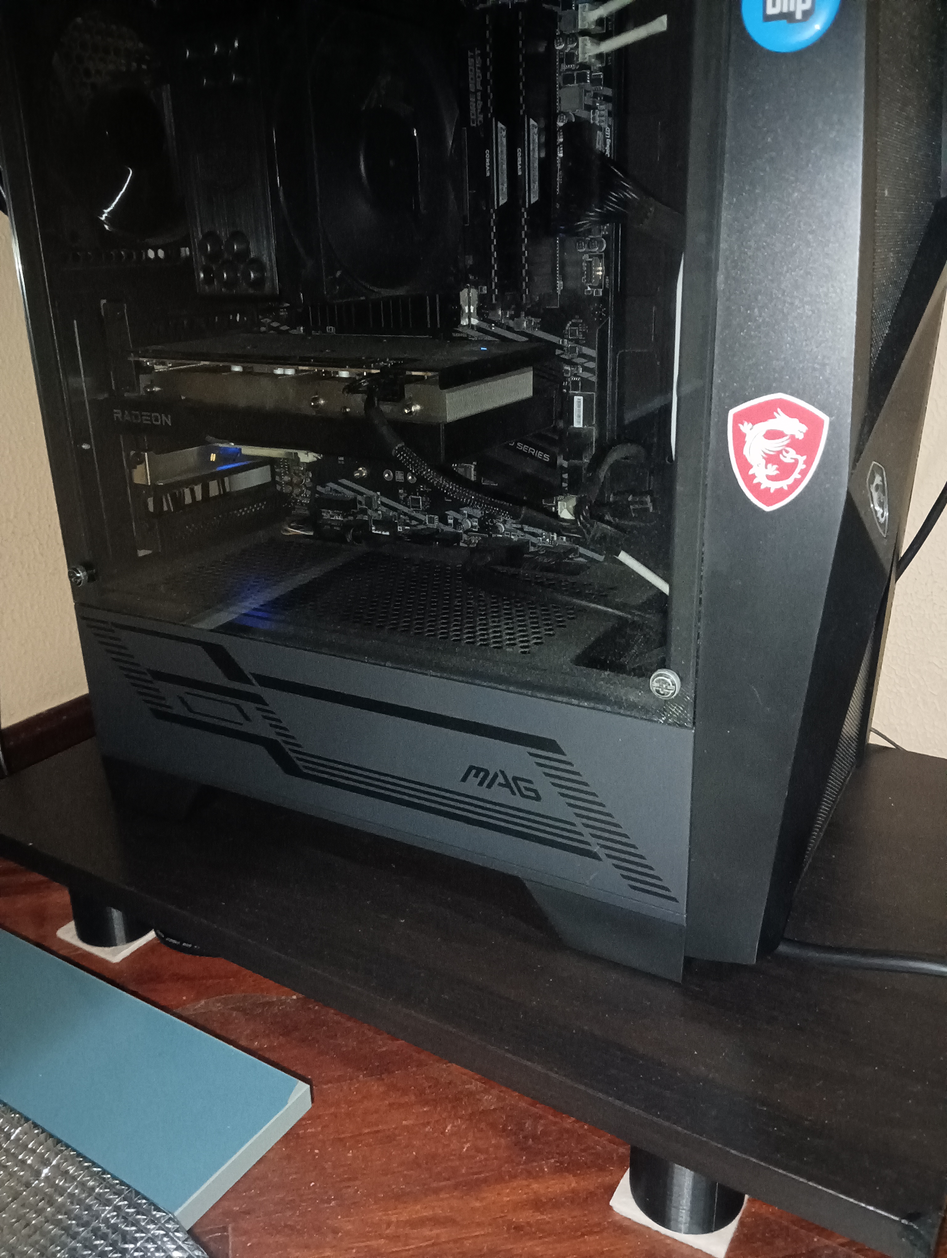 Easy DIY desktop stand