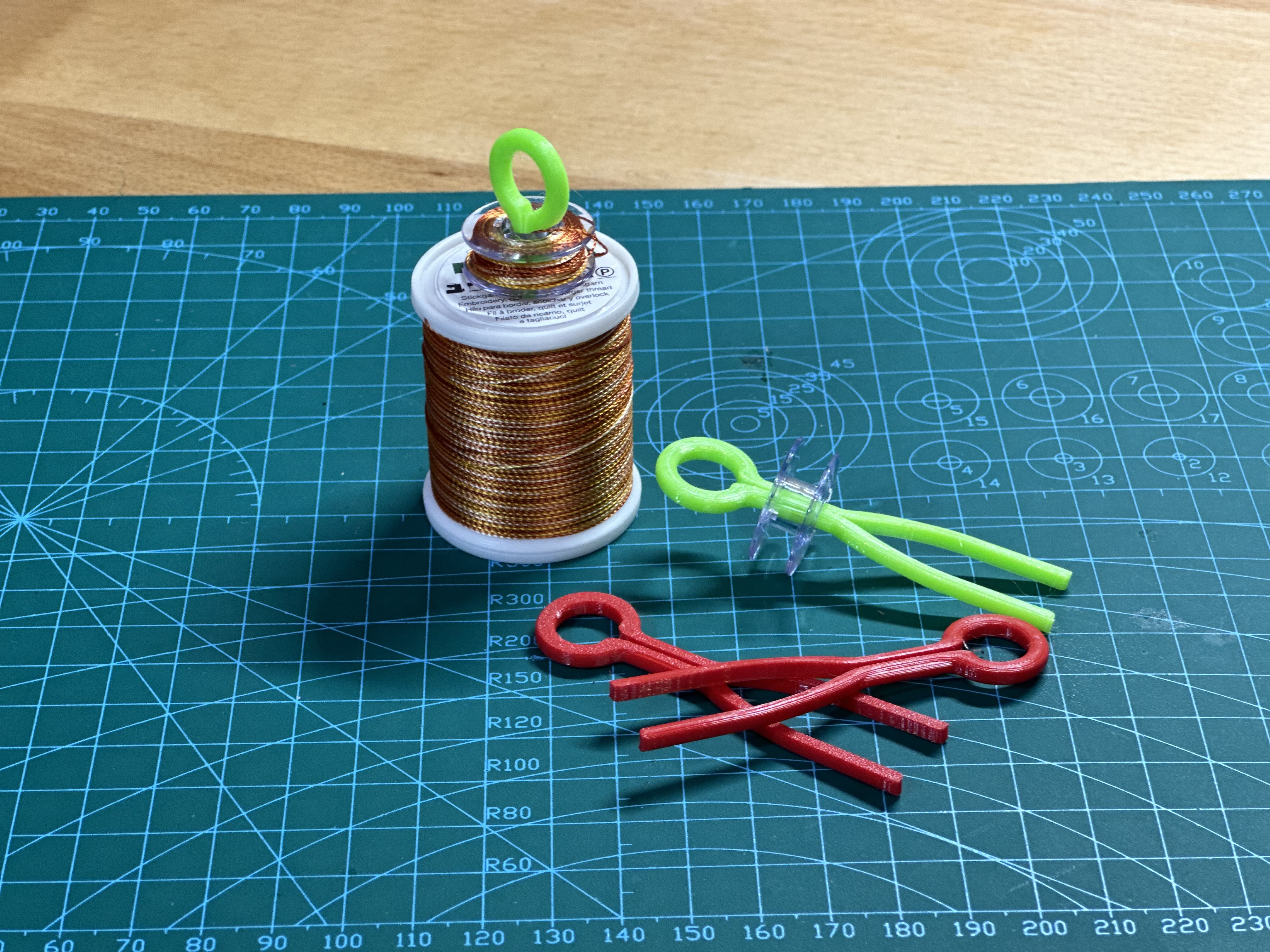 Bobbin Holder, small and useful