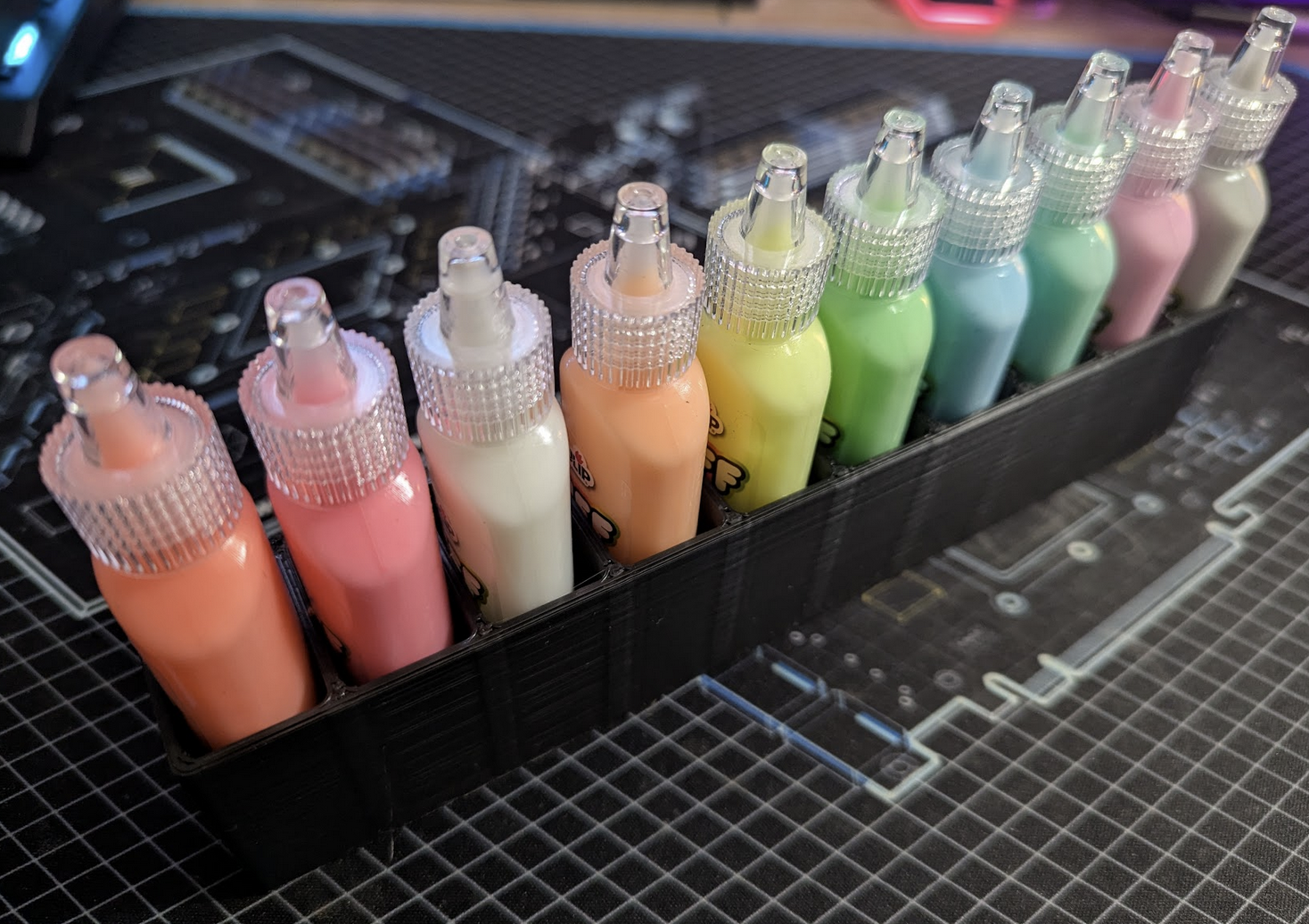 Tulip 0.75 fl oz Puff Paint Holder