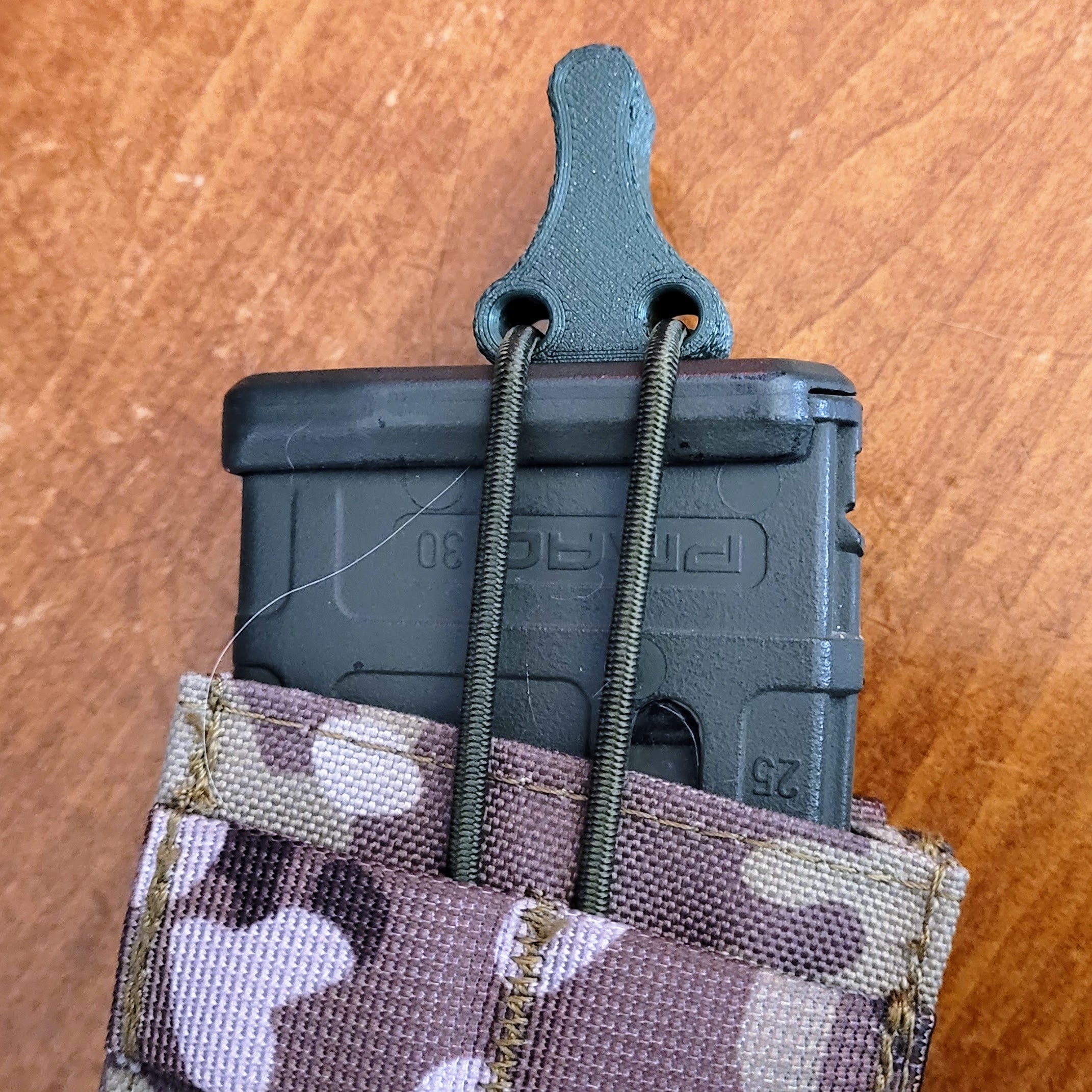 Mag Pouch Bungee Pull Tab by Mackayz117 Download free STL model