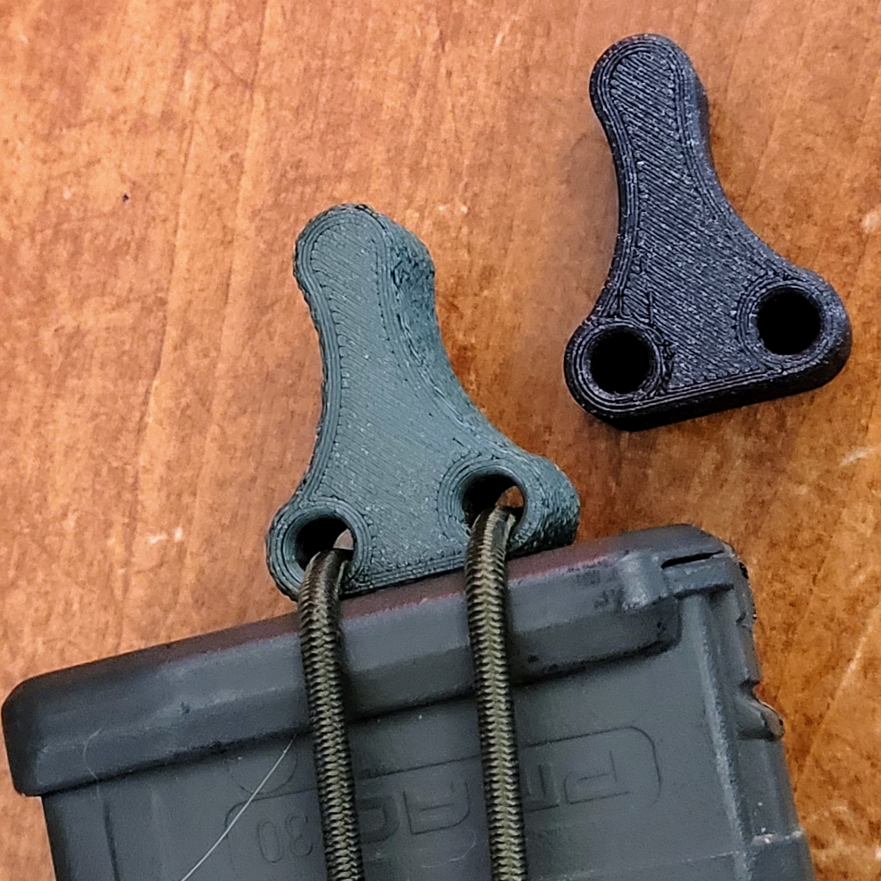 Mag Pouch Bungee Pull Tab by Mackayz117 Download free STL model