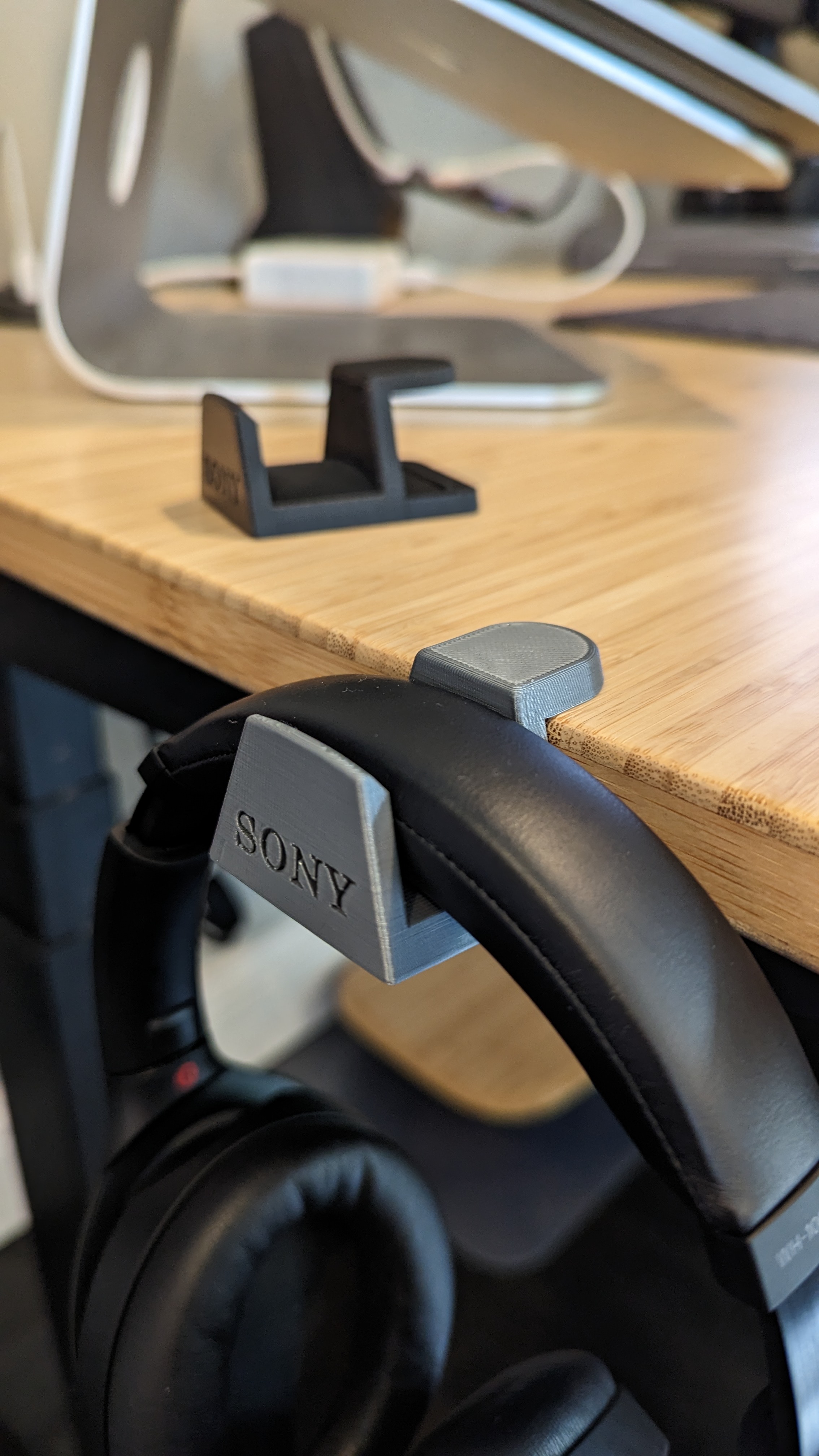 Parametric Headphone Bracket