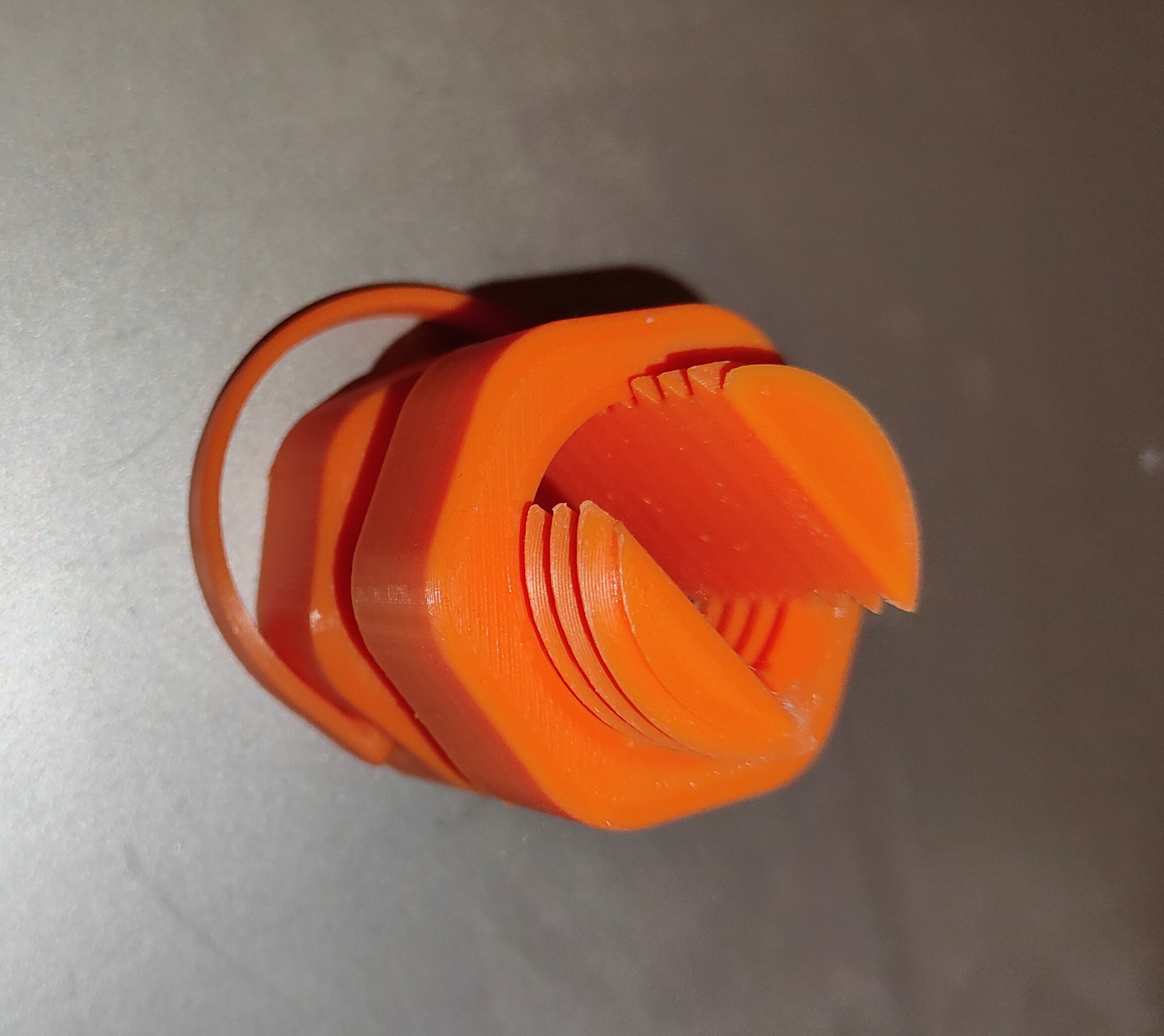 Vis pour suspendre petite lampe