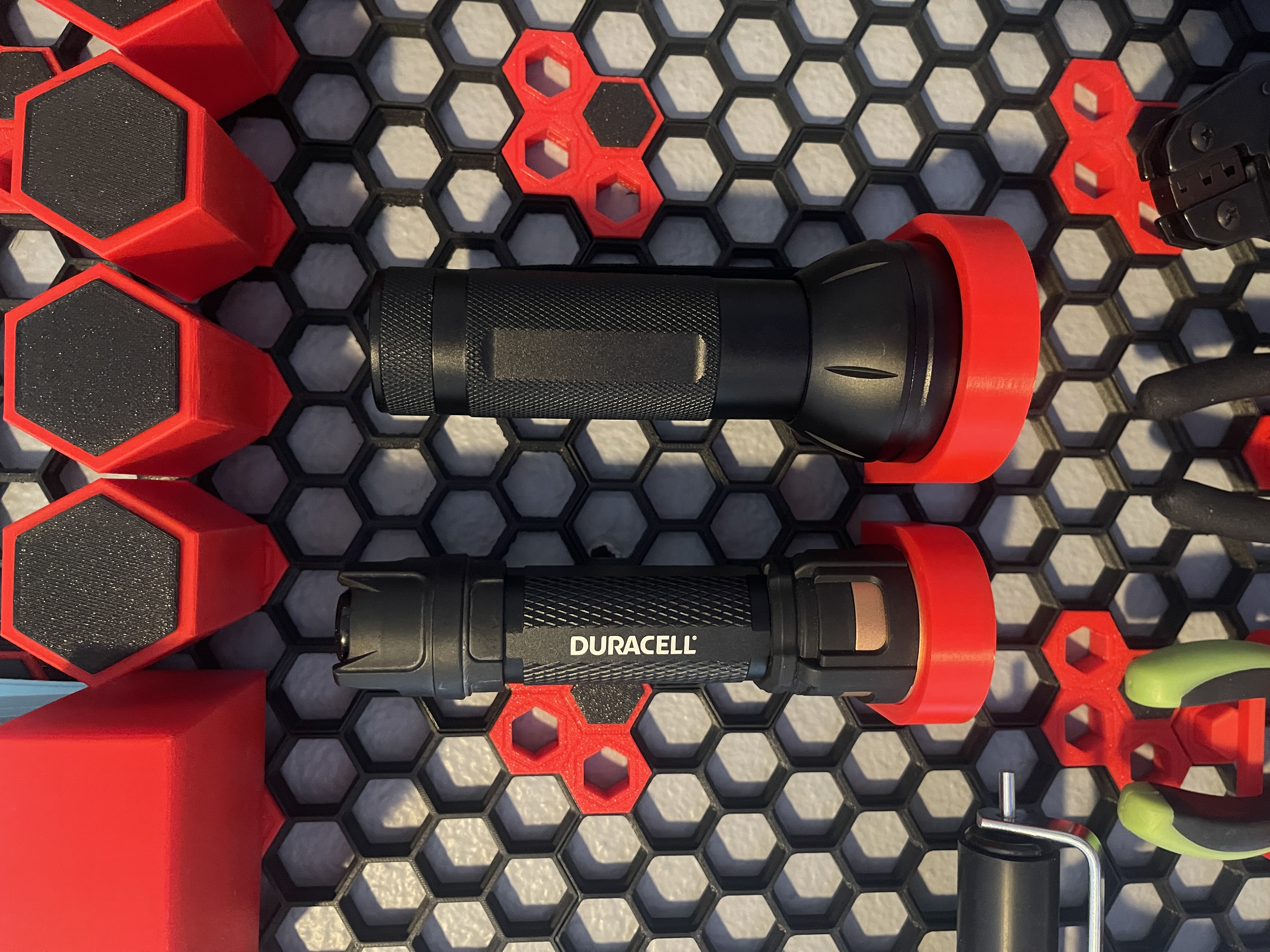 Parametric Flashlight Holder for Honeycomb Wall HSW