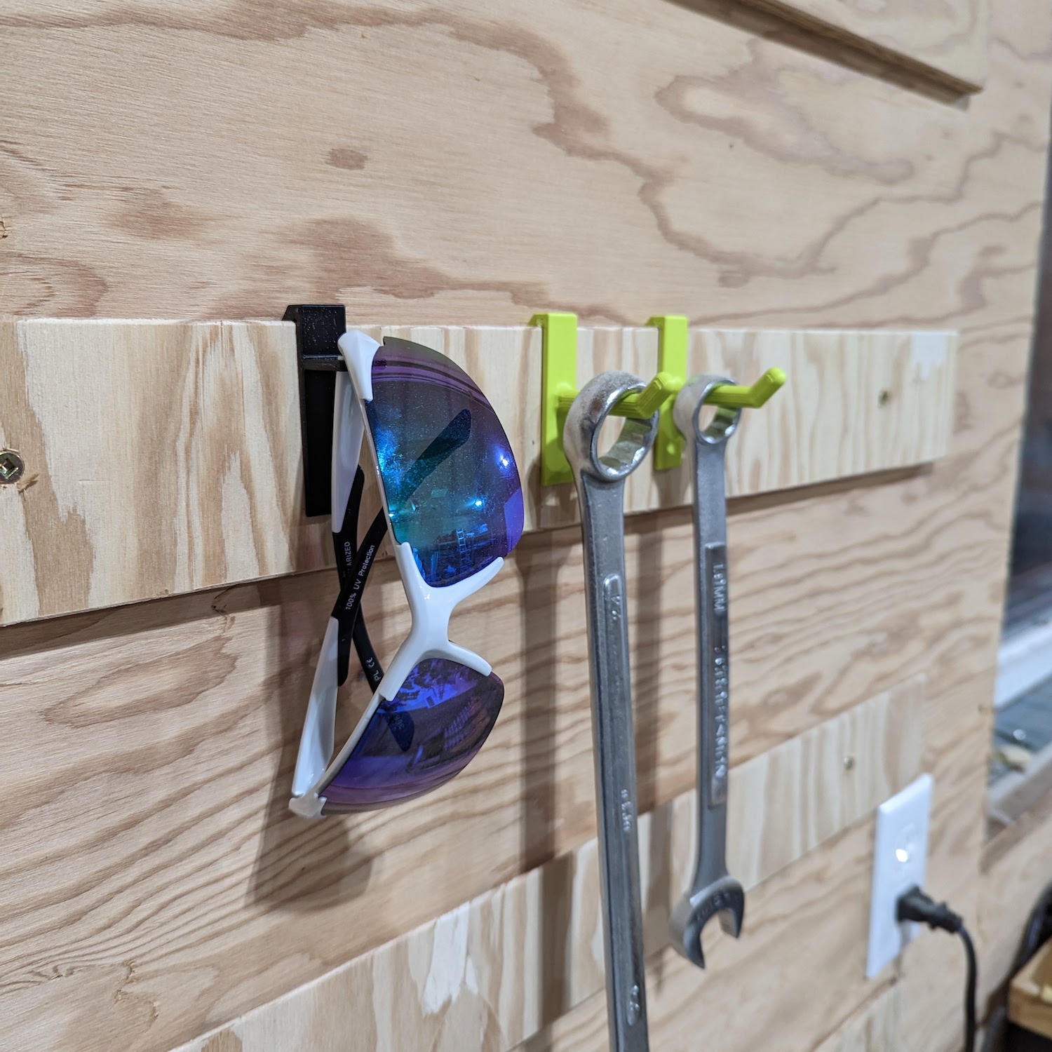 French Cleat Glasses Hanger
