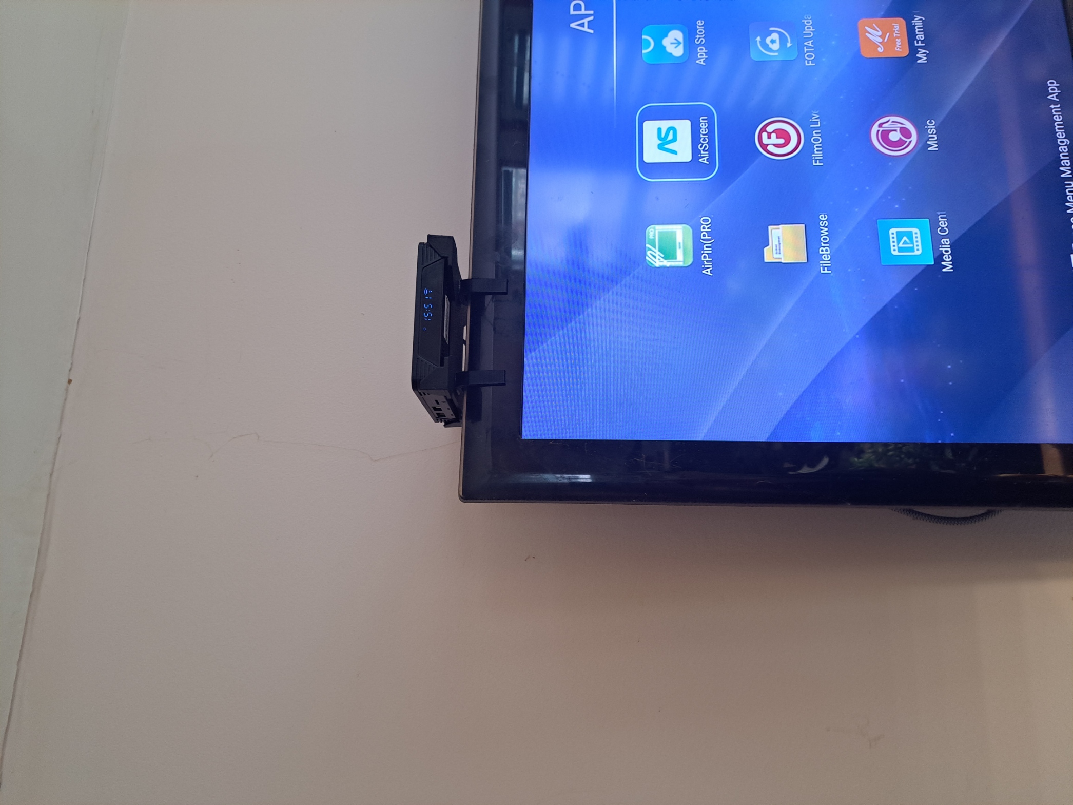 Android TV box shelf for old LG tv