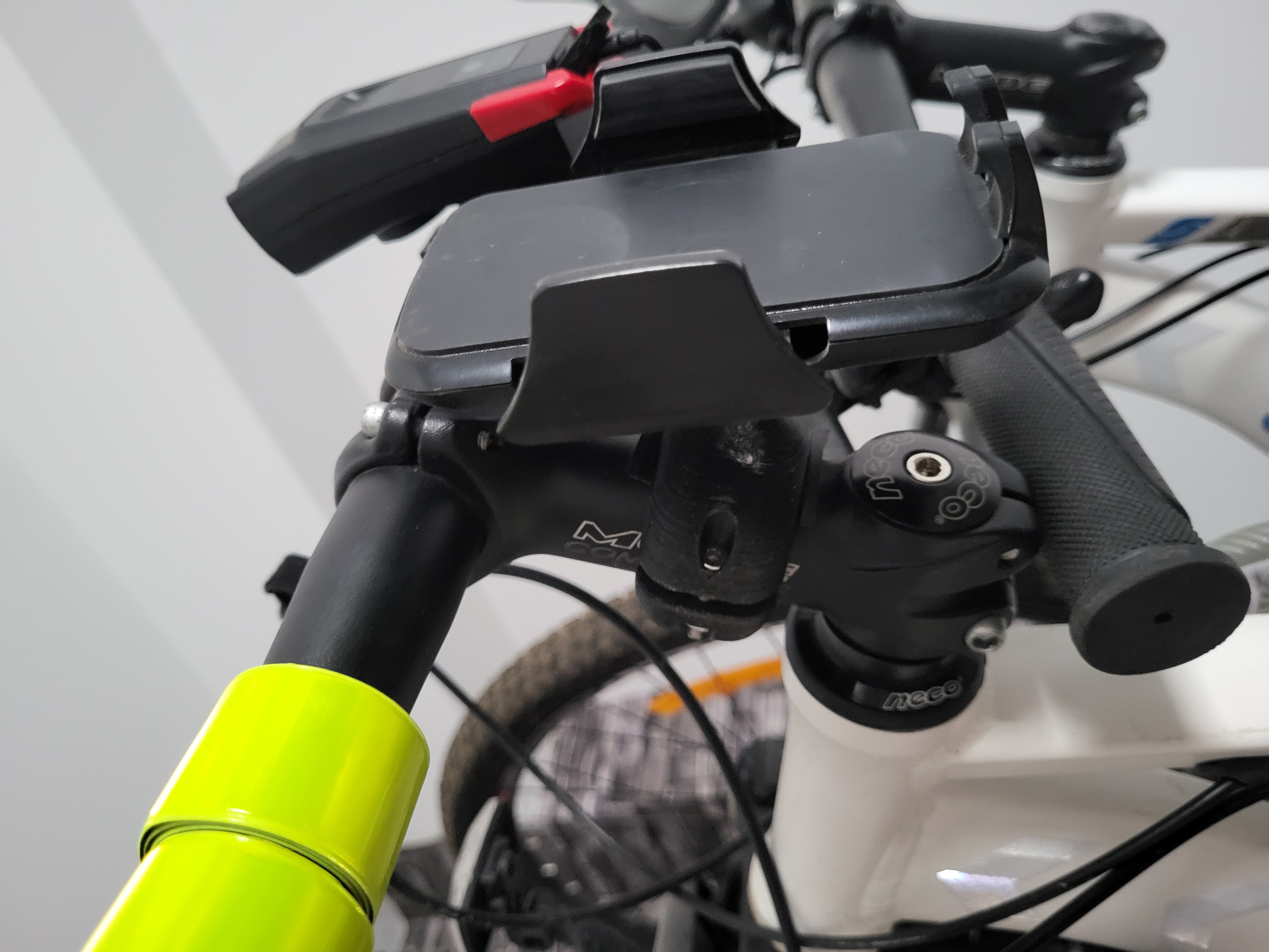 Bike Stem Smartphone Ball mount for Carholder 17.5mmball / 37mm Pipe