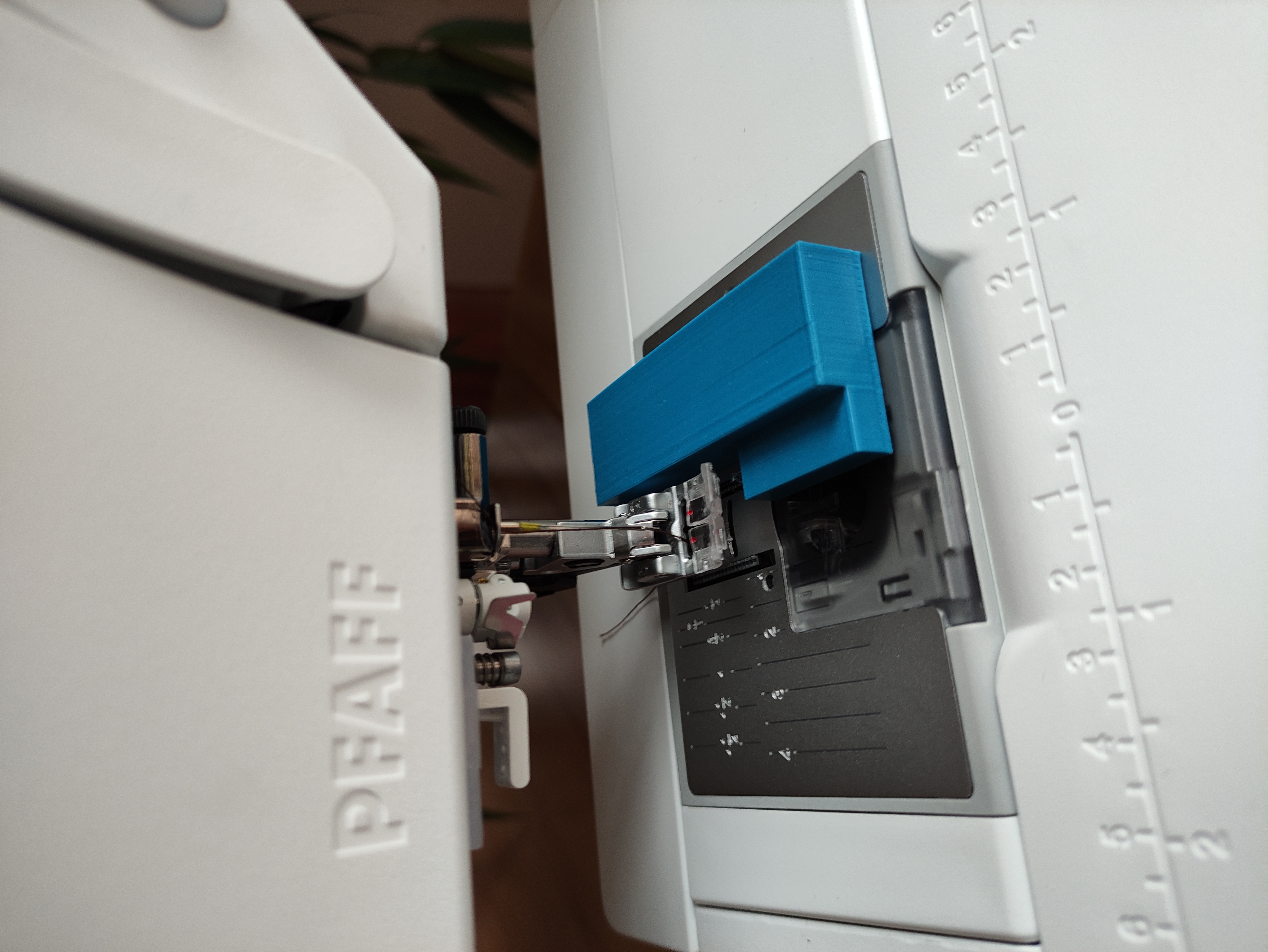 Nähmaschinen magnetischer Kantenführer  |  Sewing Machine Magnetic Edge Guide