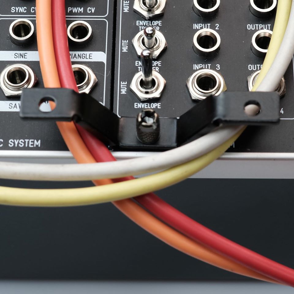Eurorack cable organiser